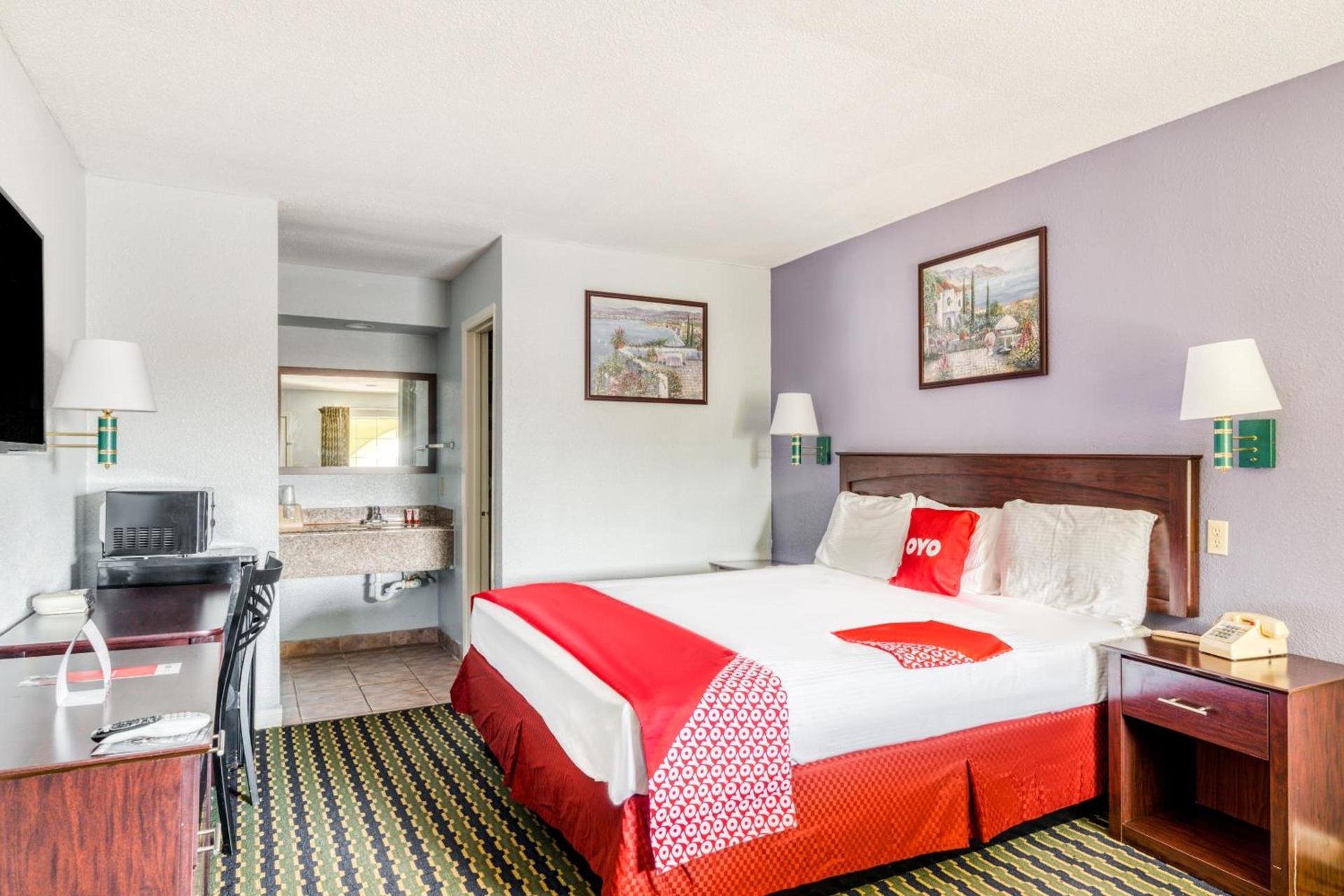 Sienna Inn Channelview, TX photo 12