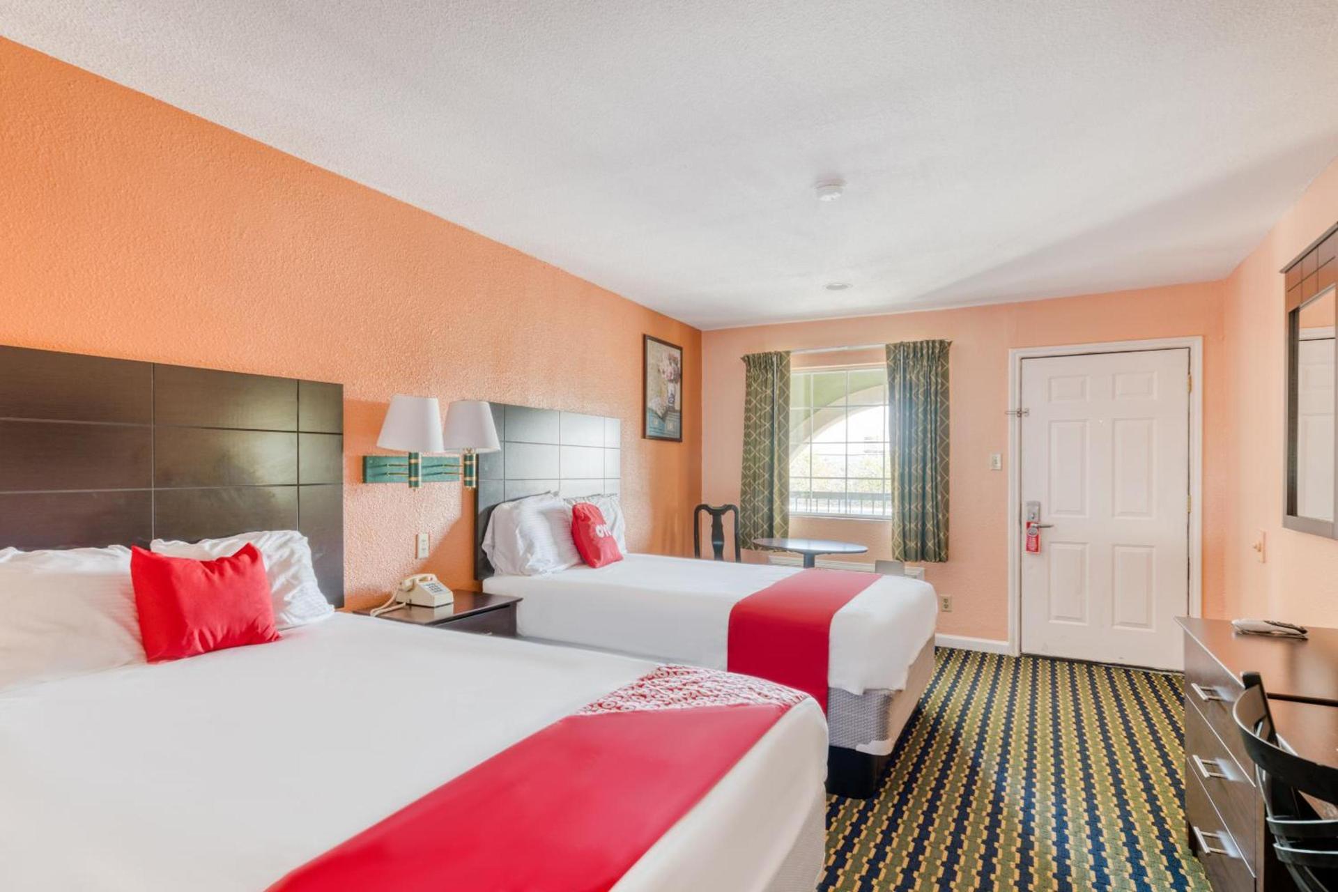 Sienna Inn Channelview, TX photo 47