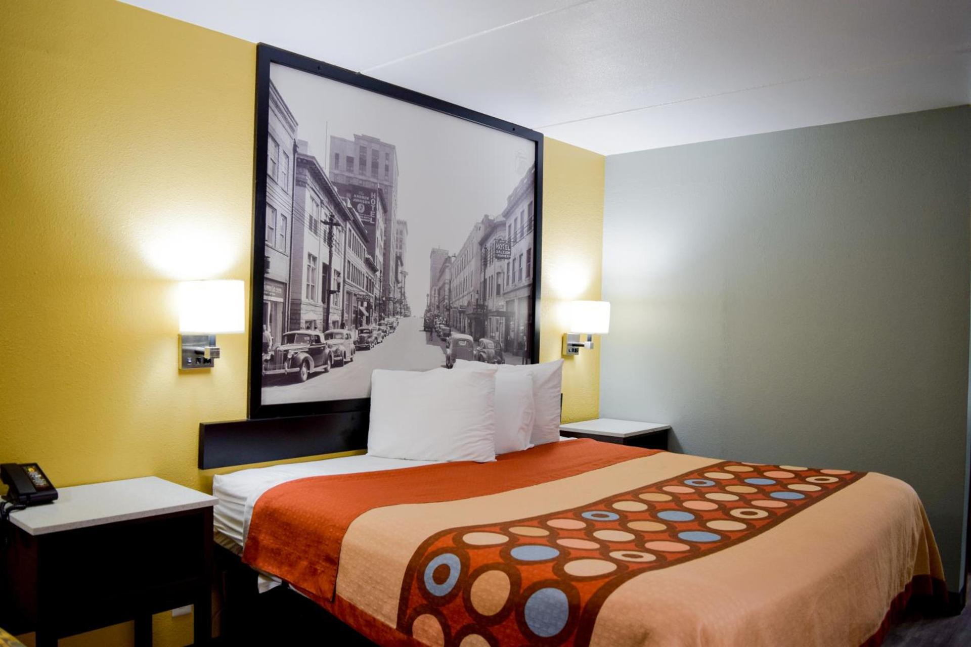 Super 8 by Wyndham Raleigh Downtown photo 32