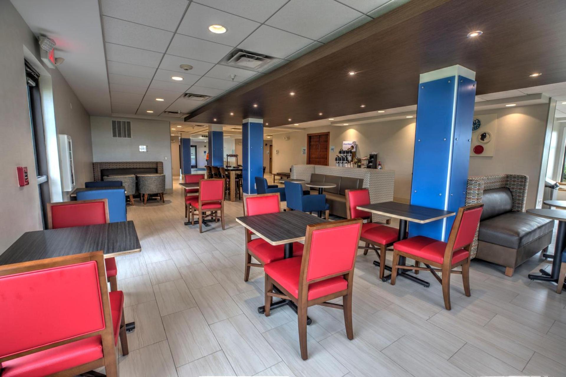 Holiday Inn Express Rochelle by IHG photo 22