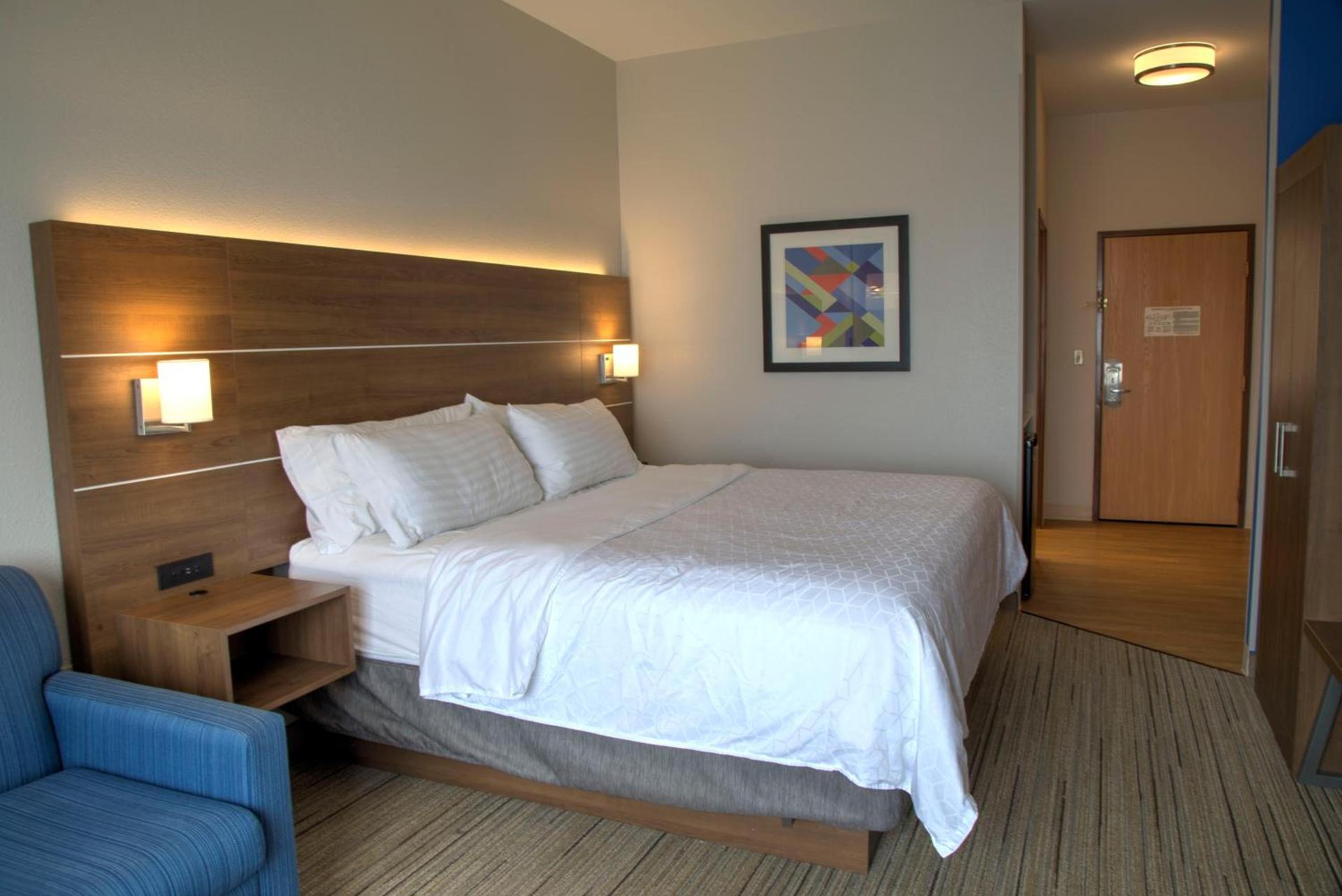 Holiday Inn Express Rochelle by IHG photo 68
