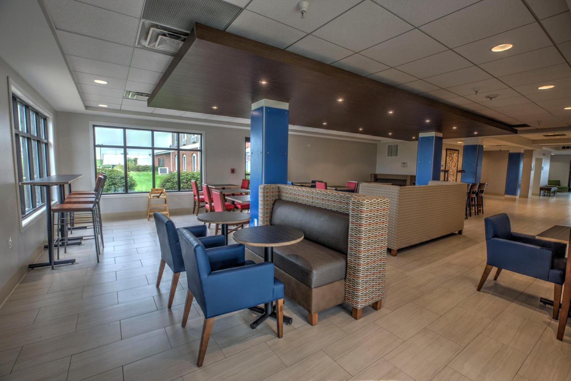 Holiday Inn Express Rochelle by IHG photo 21