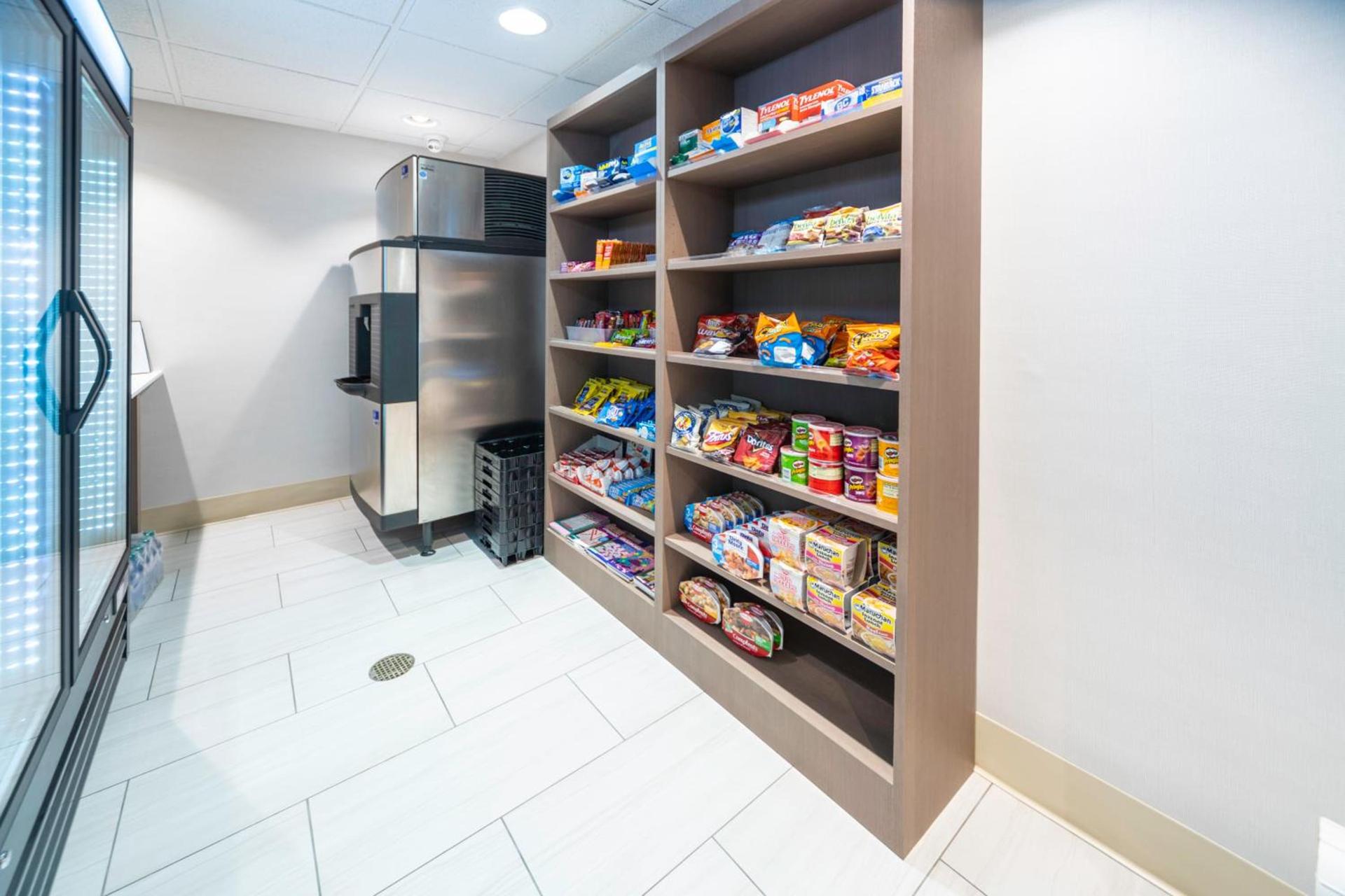 Holiday Inn Express Rochelle by IHG photo 34