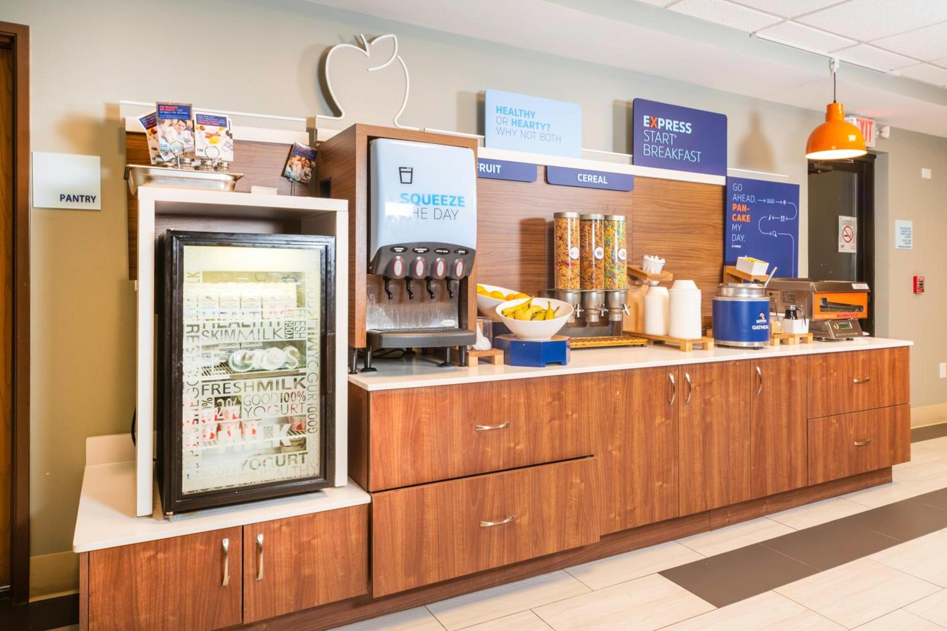 Holiday Inn Express Rochelle by IHG photo 52