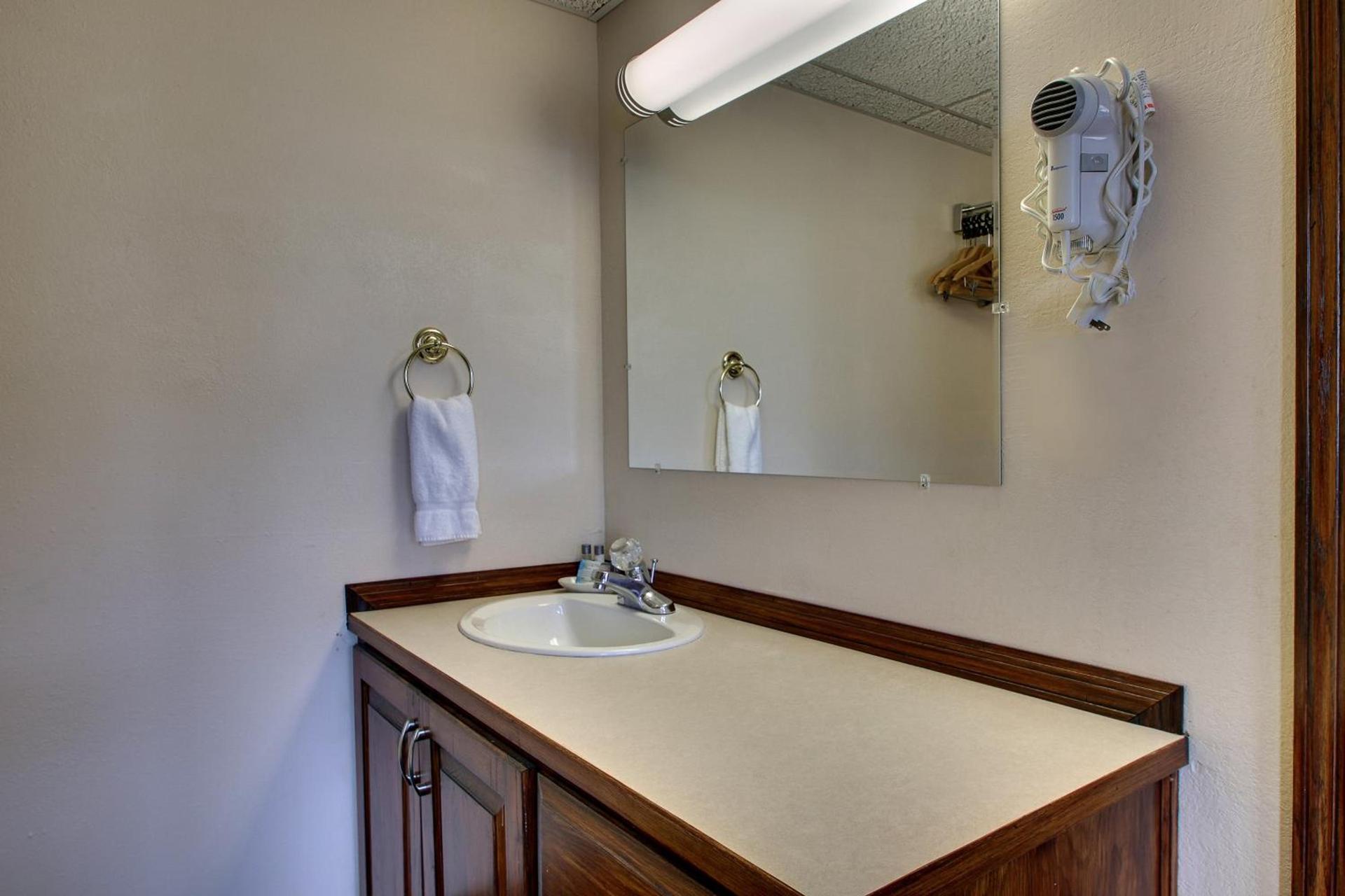 EverSpring Inn photo 15