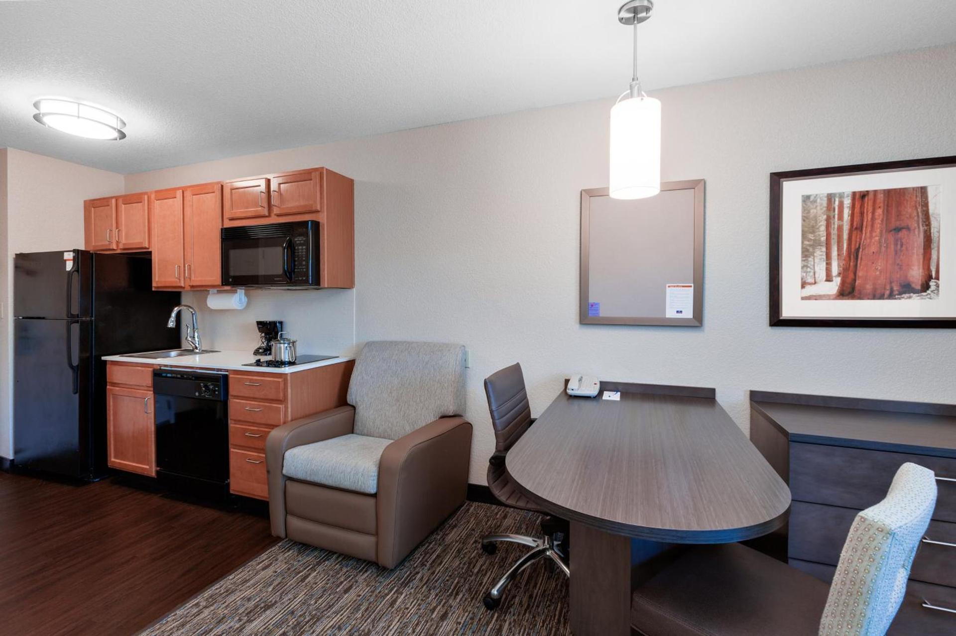 Candlewood Suites Medford by IHG photo 18
