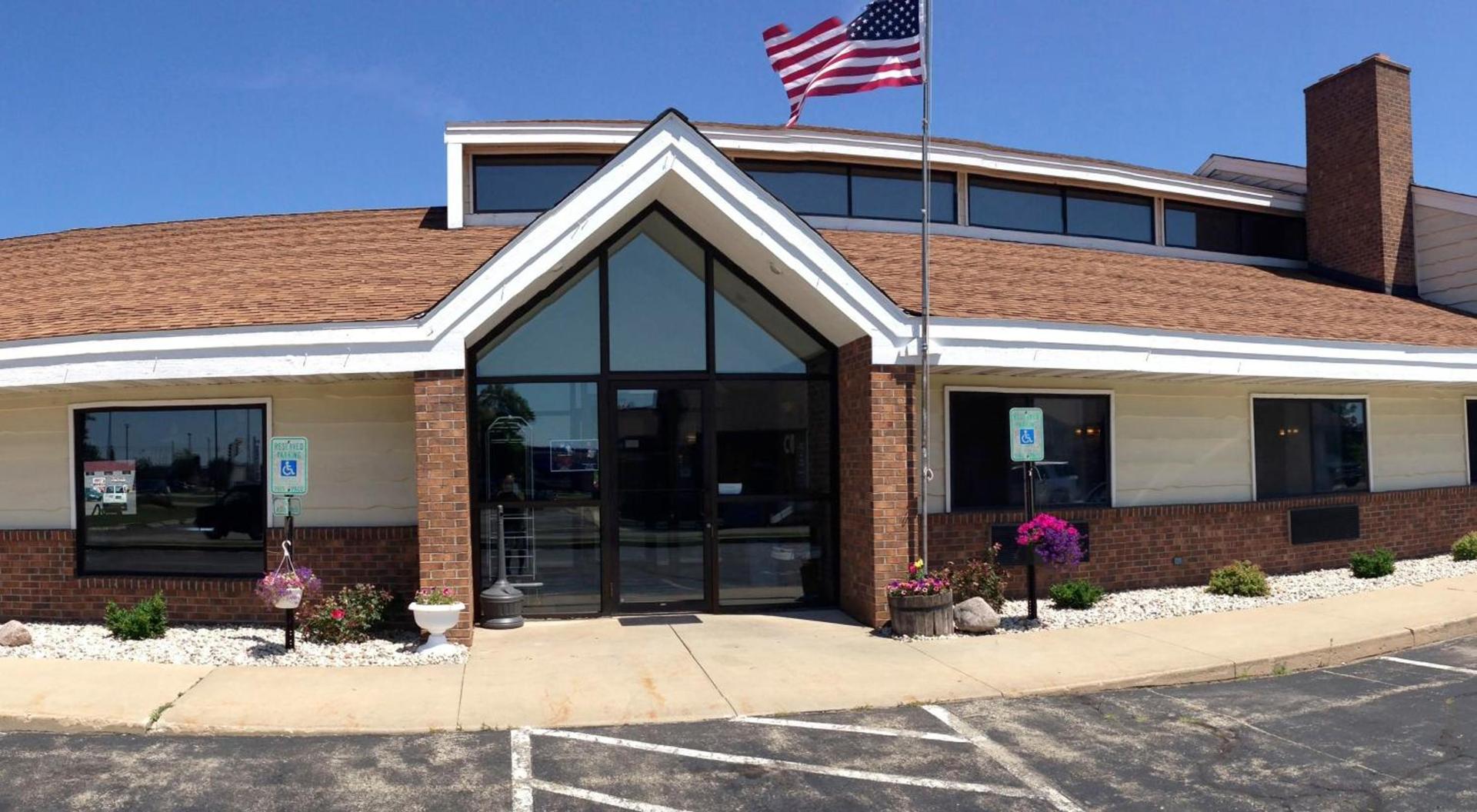 Baymont by Wyndham Waupun photo 1