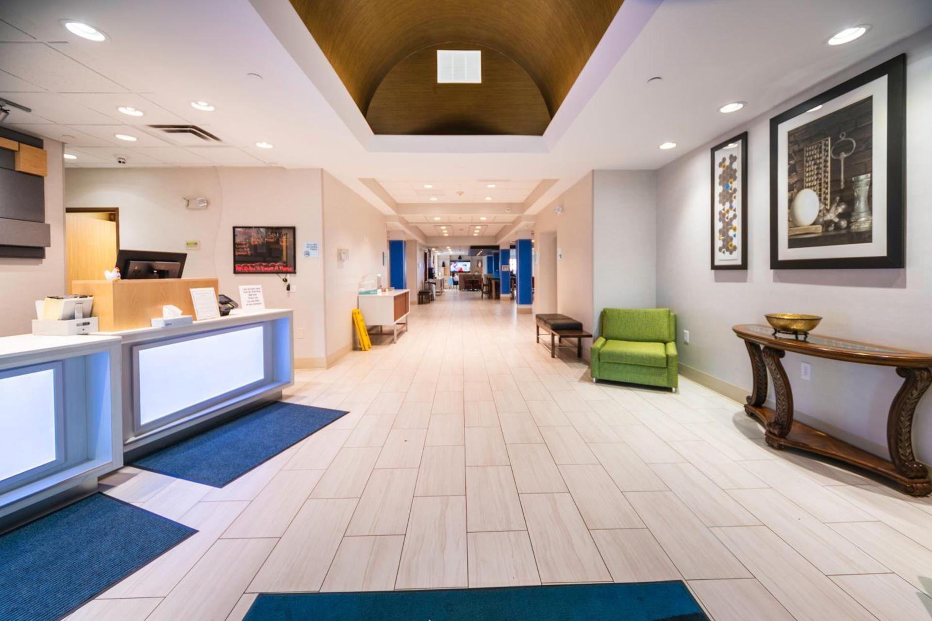 Holiday Inn Express Rochelle by IHG photo 37