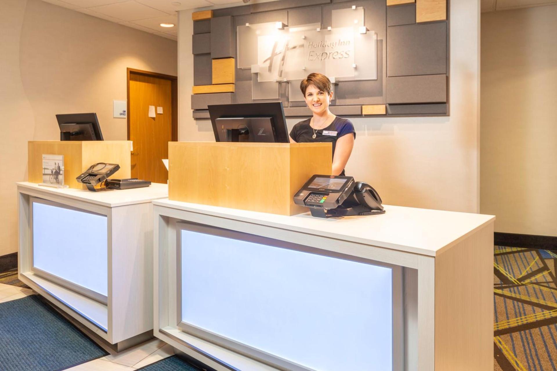 Holiday Inn Express Rochelle by IHG photo 39