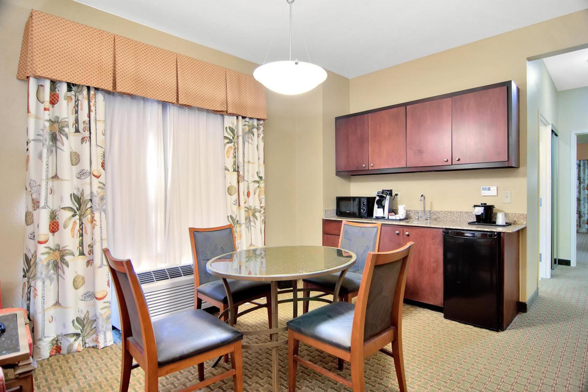 Holiday Inn Express Hotel & Suites DFW West - Hurst by IHG photo 29