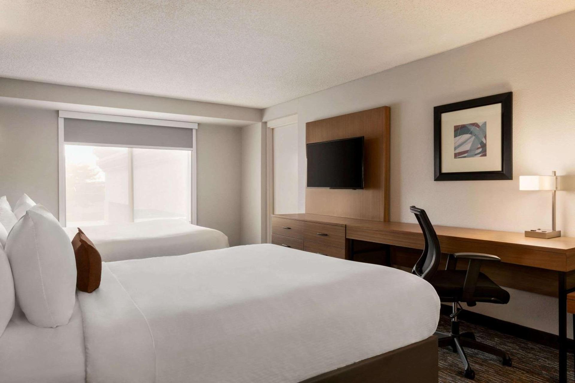 Wingate by Wyndham Cincinnati Blue Ash photo 26
