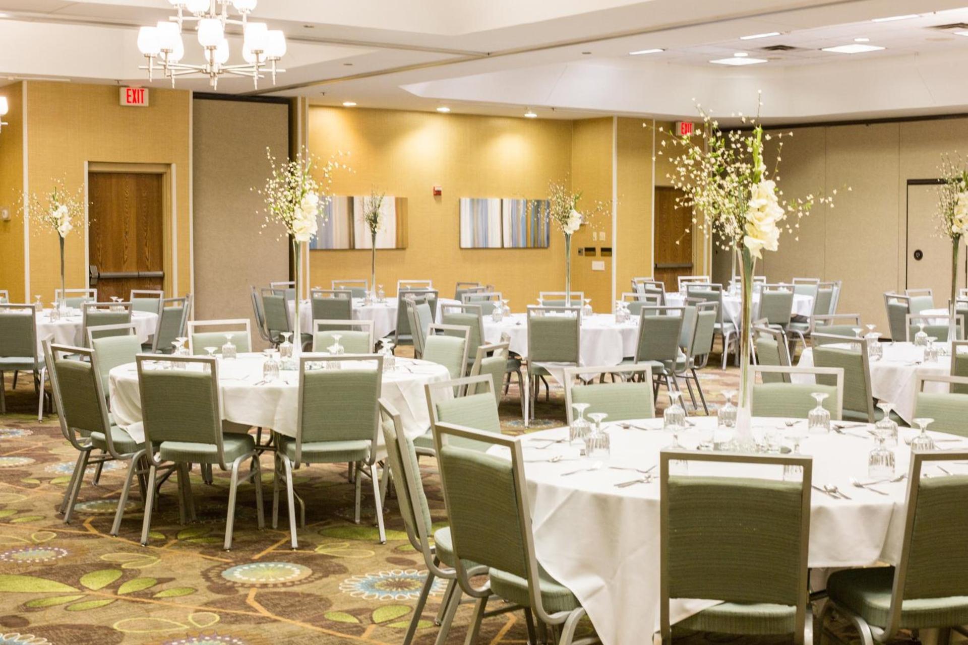 Holiday Inn & Suites Bolingbrook by IHG photo 13