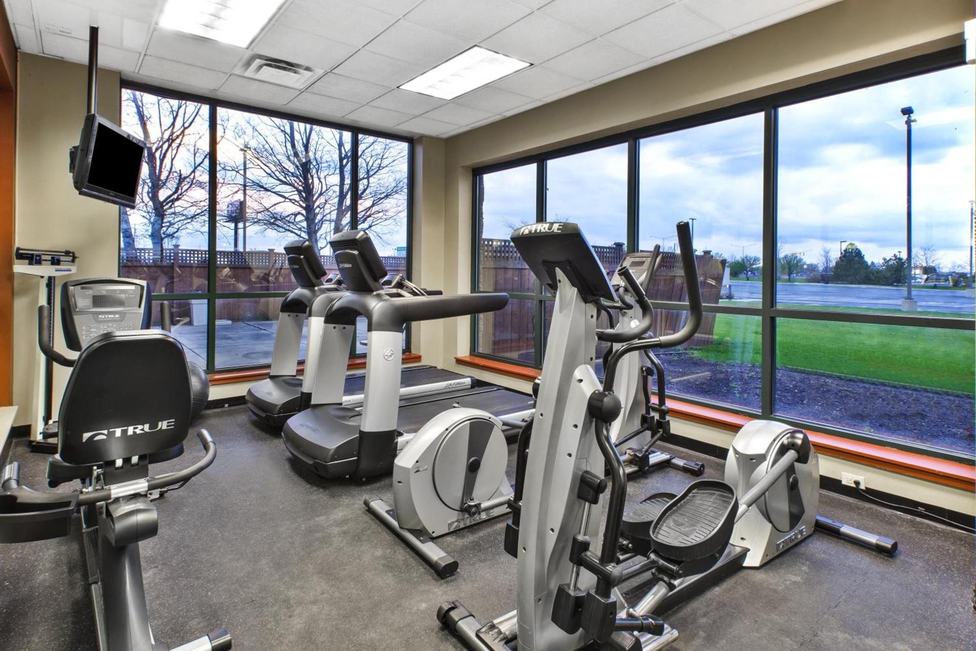 Holiday Inn & Suites Bolingbrook by IHG photo 30