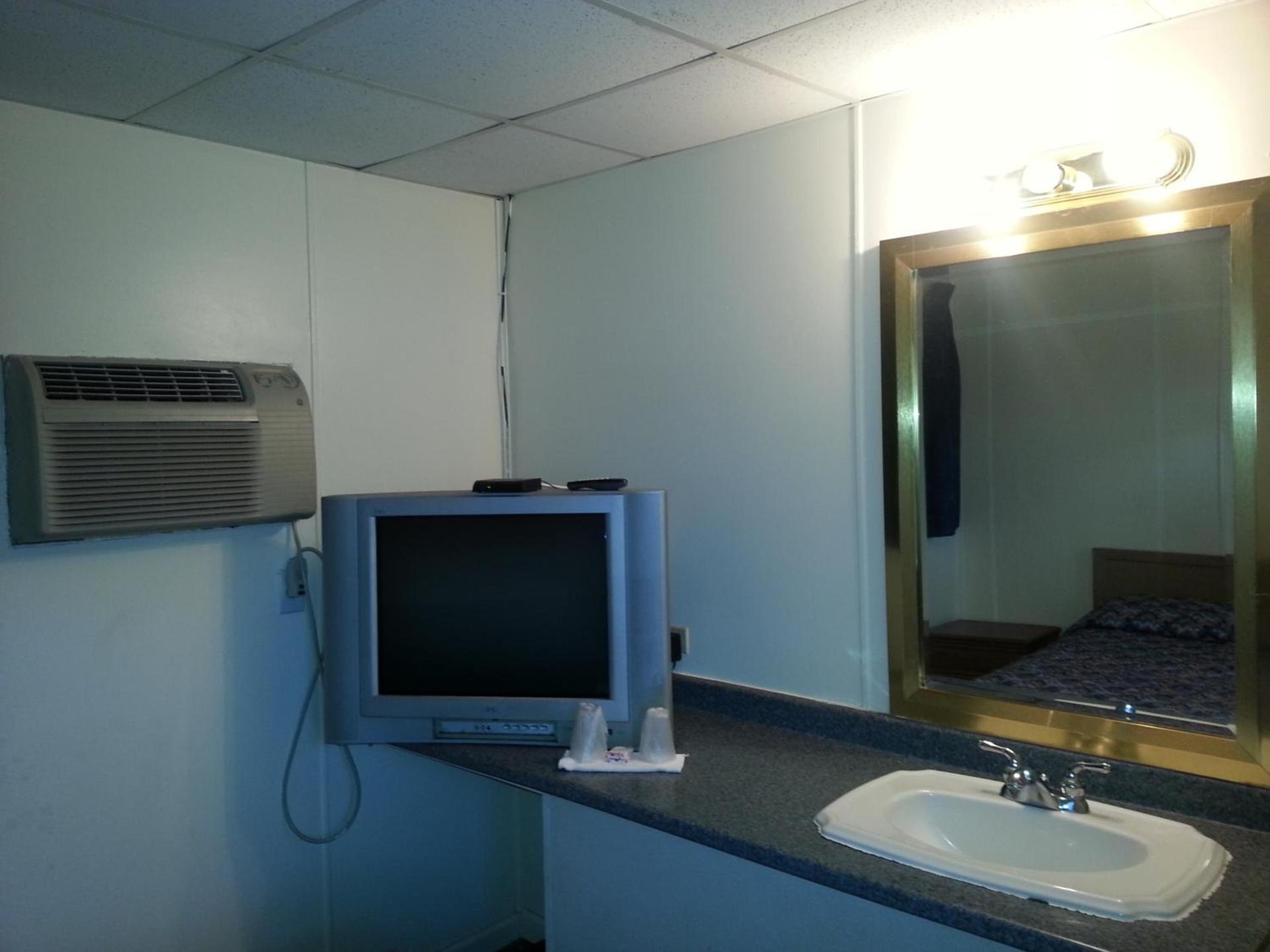 Americana Motel photo 2