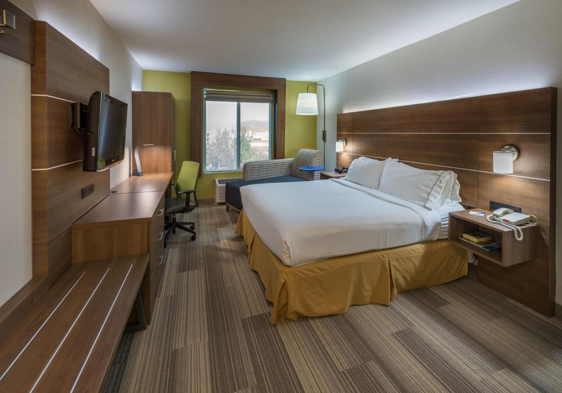 Holiday Inn Express Hotel & Suites Carson City by IHG photo 20