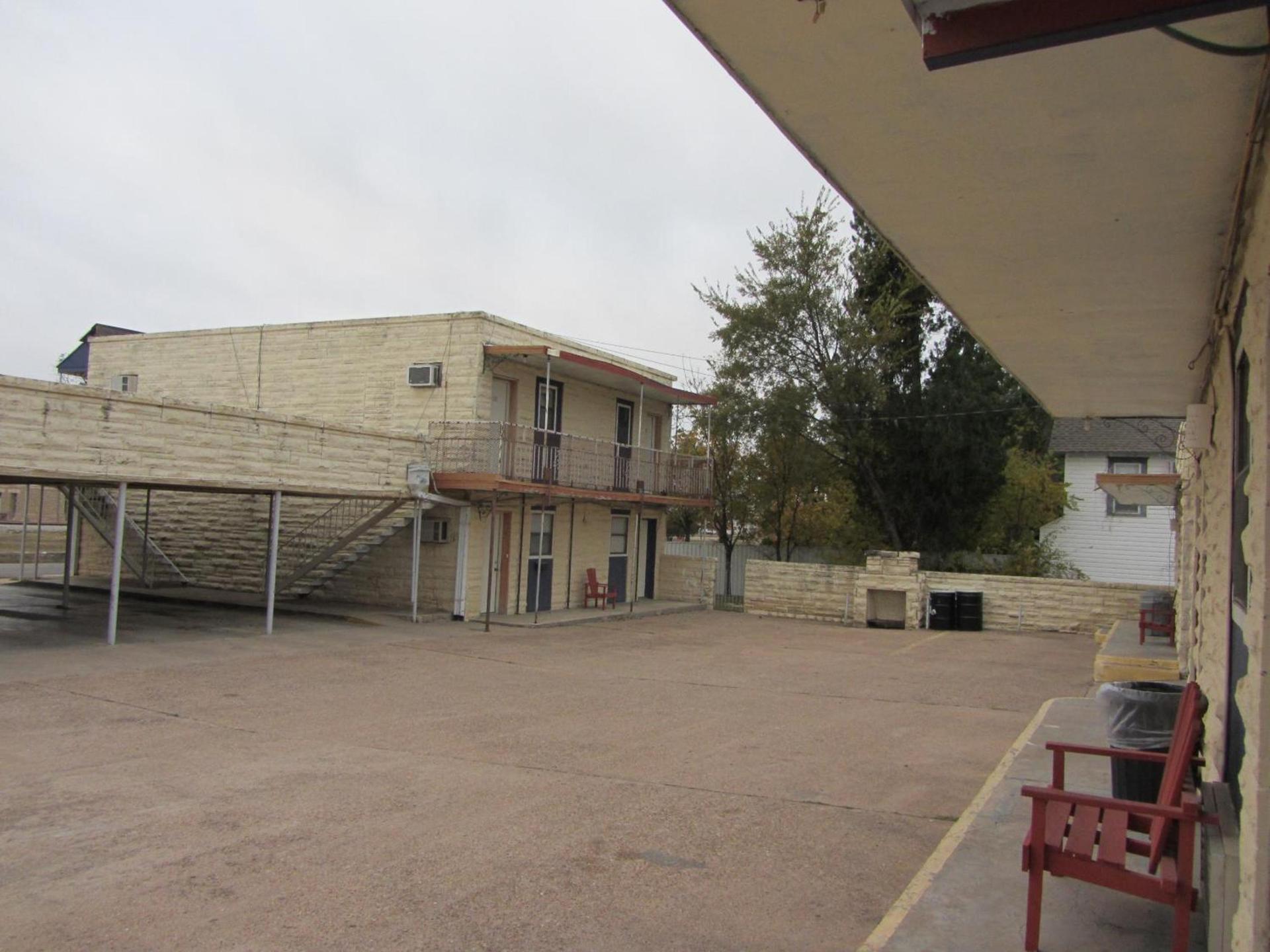Budget Inn Ballinger photo 25
