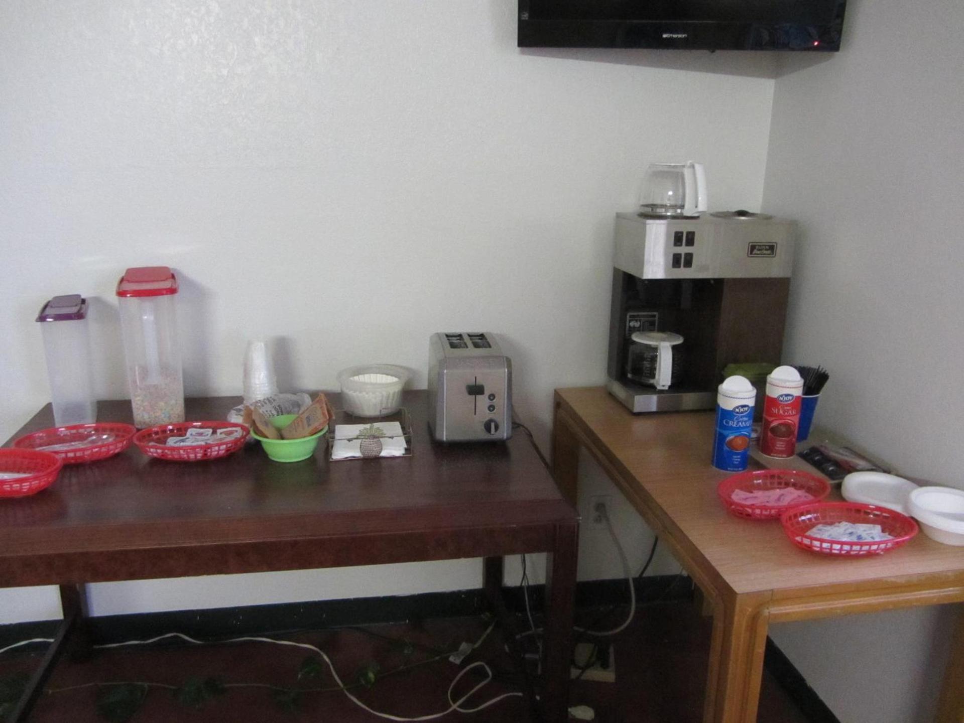 Budget Inn Ballinger photo 20