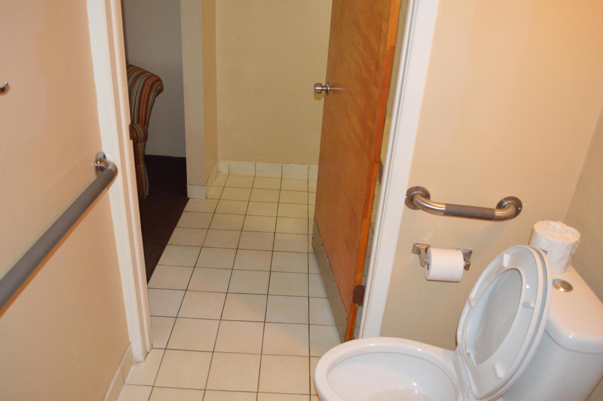 Tarpon Shores Inn photo 8