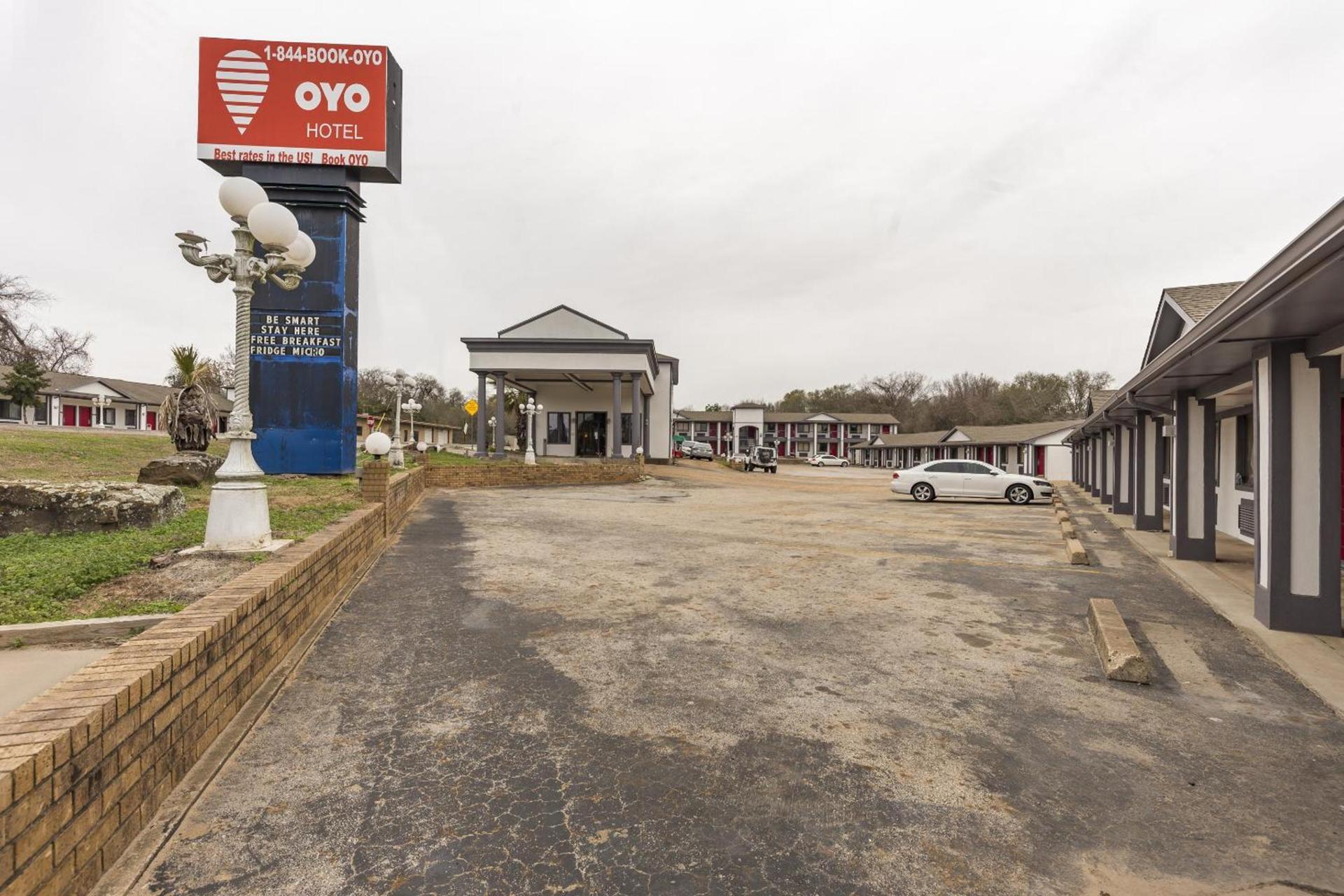 OYO Hotel Jewett TX Southwest, I-45 photo 6