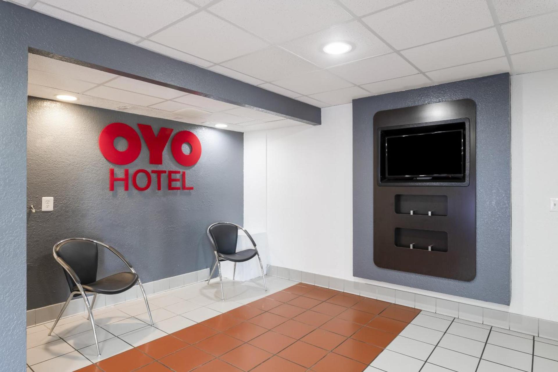 OYO Hotel Houston Katy Freeway photo 2