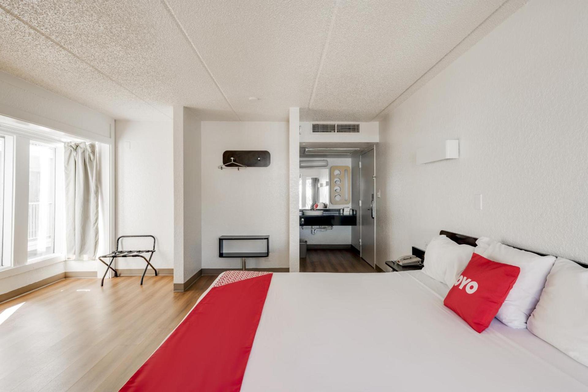 OYO Hotel Houston Katy Freeway photo 31