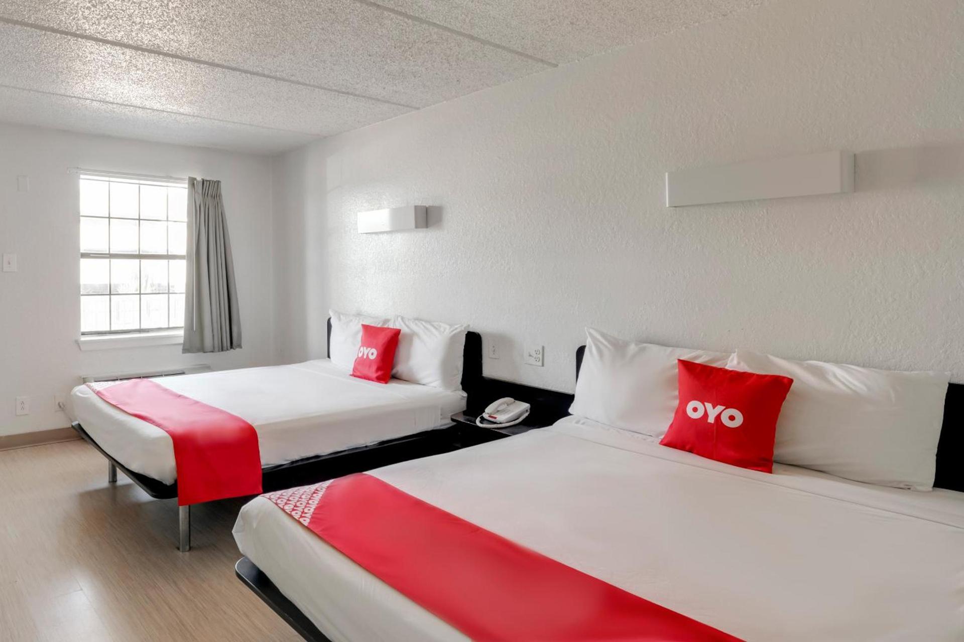OYO Hotel Houston Katy Freeway photo 21