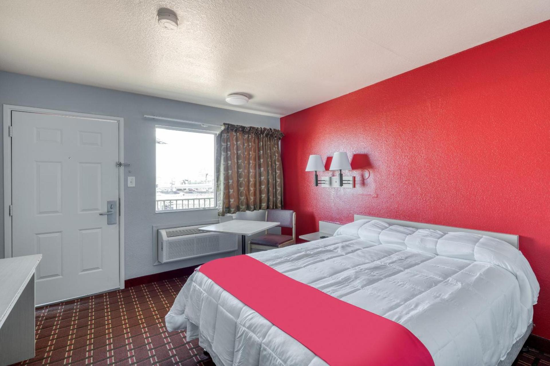 OYO Hotel Houston Southwest I-69 photo 10
