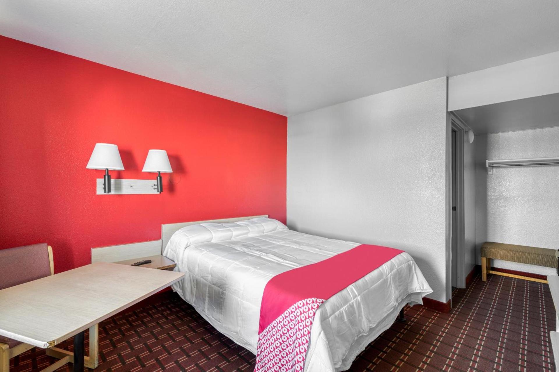 OYO Hotel Houston Southwest I-69 photo 6