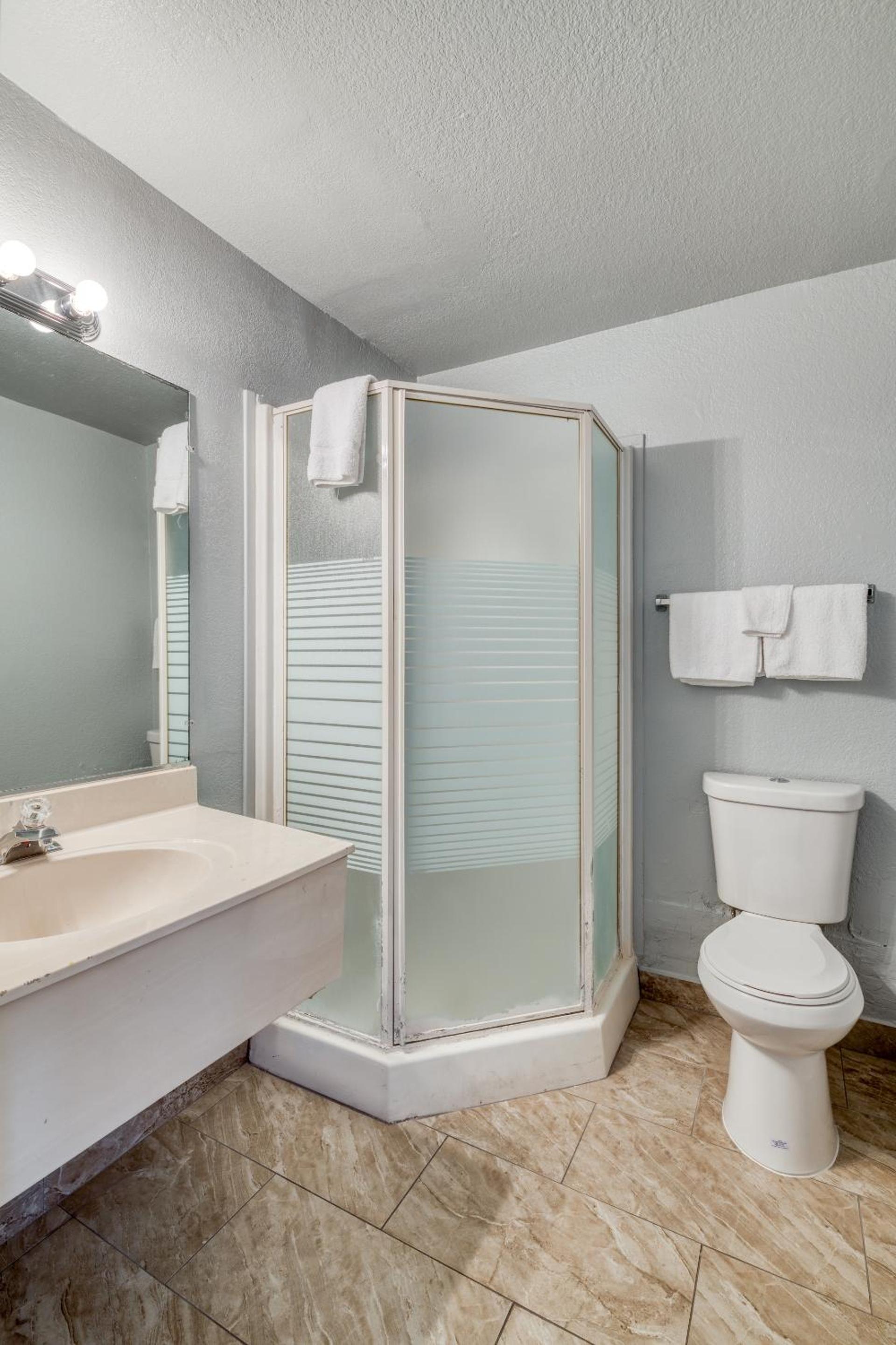 OYO Hotel Houston Southwest I-69 photo 21