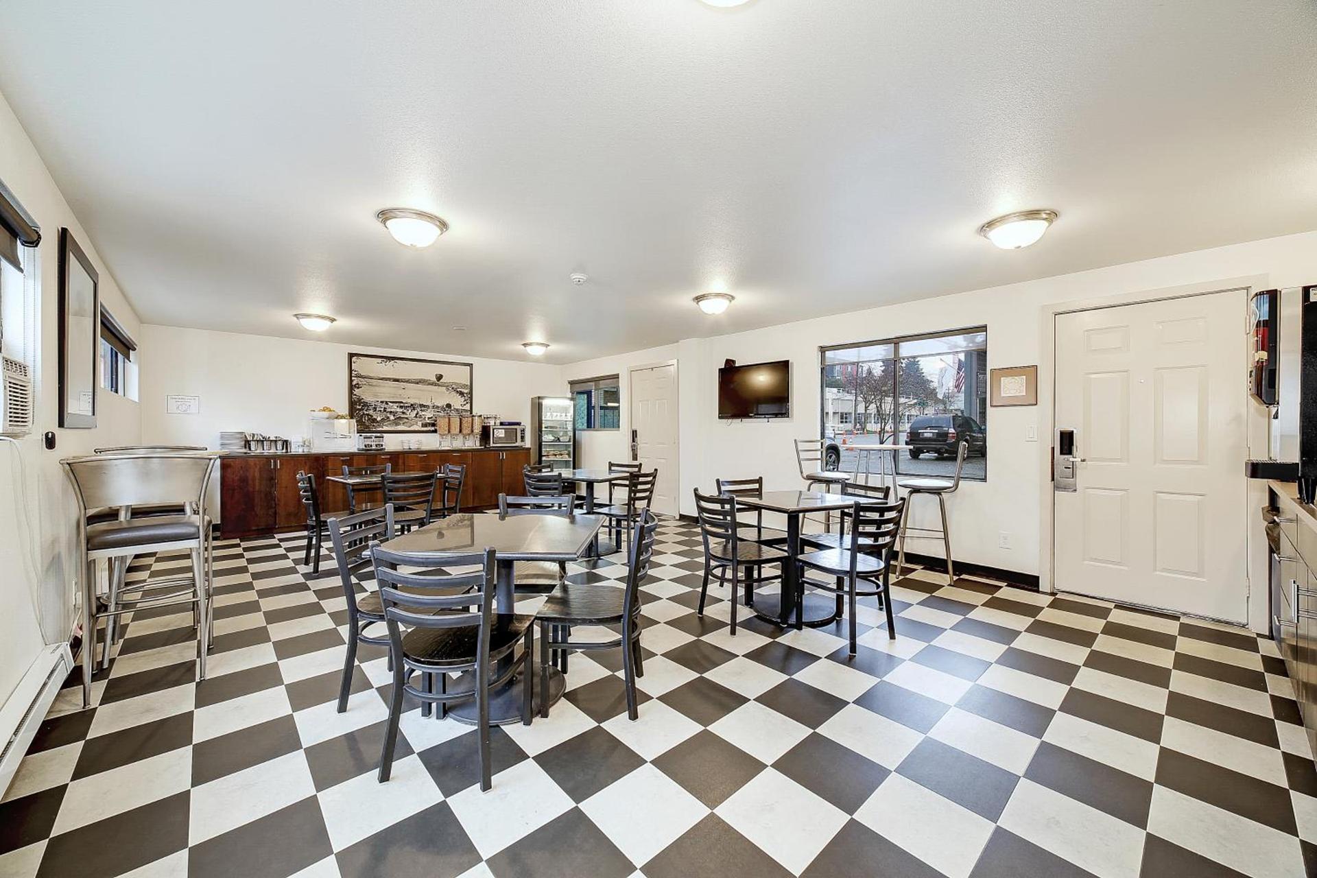 The Grove West Seattle Inn photo 13