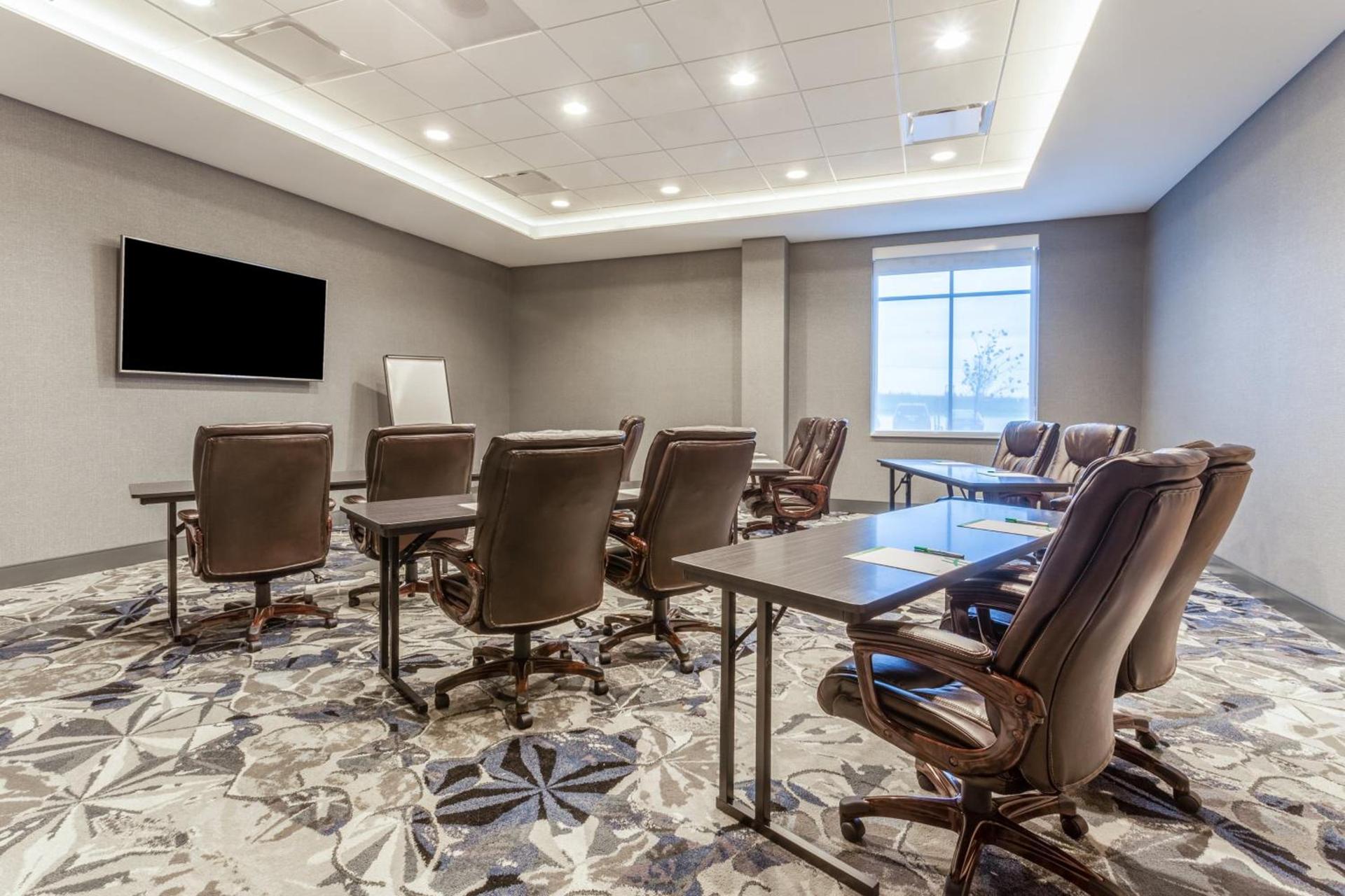 Holiday Inn & Suites Cedar Falls-Waterloo Event Ctr by IHG photo 53