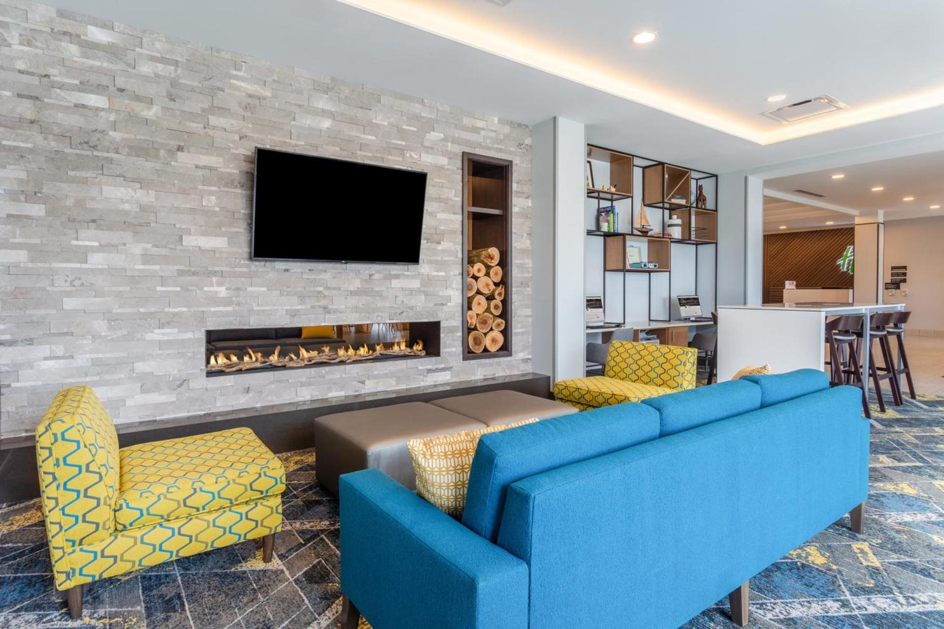 Holiday Inn & Suites Cedar Falls-Waterloo Event Ctr by IHG photo 31