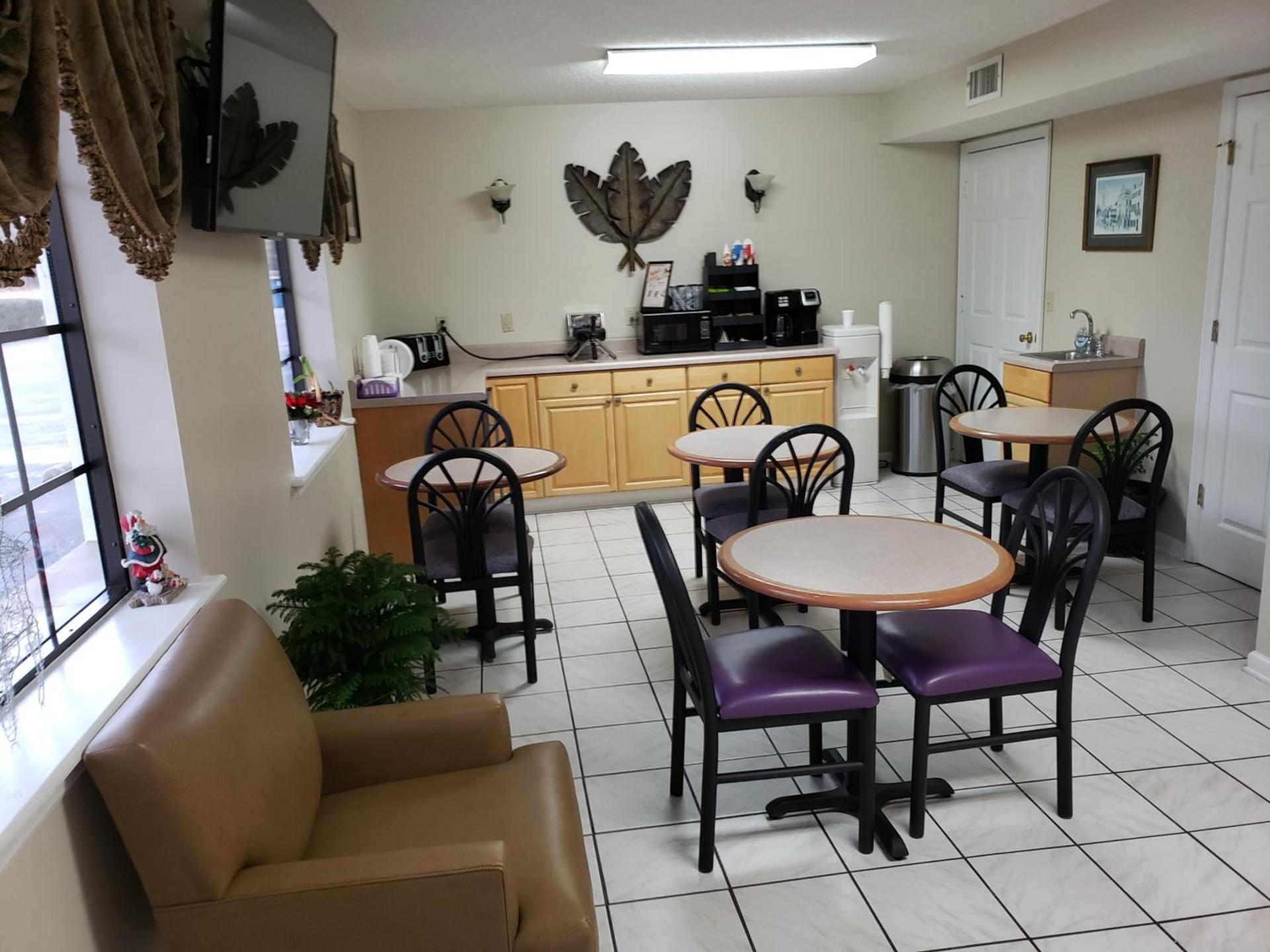 Peach Tree Inn photo 14