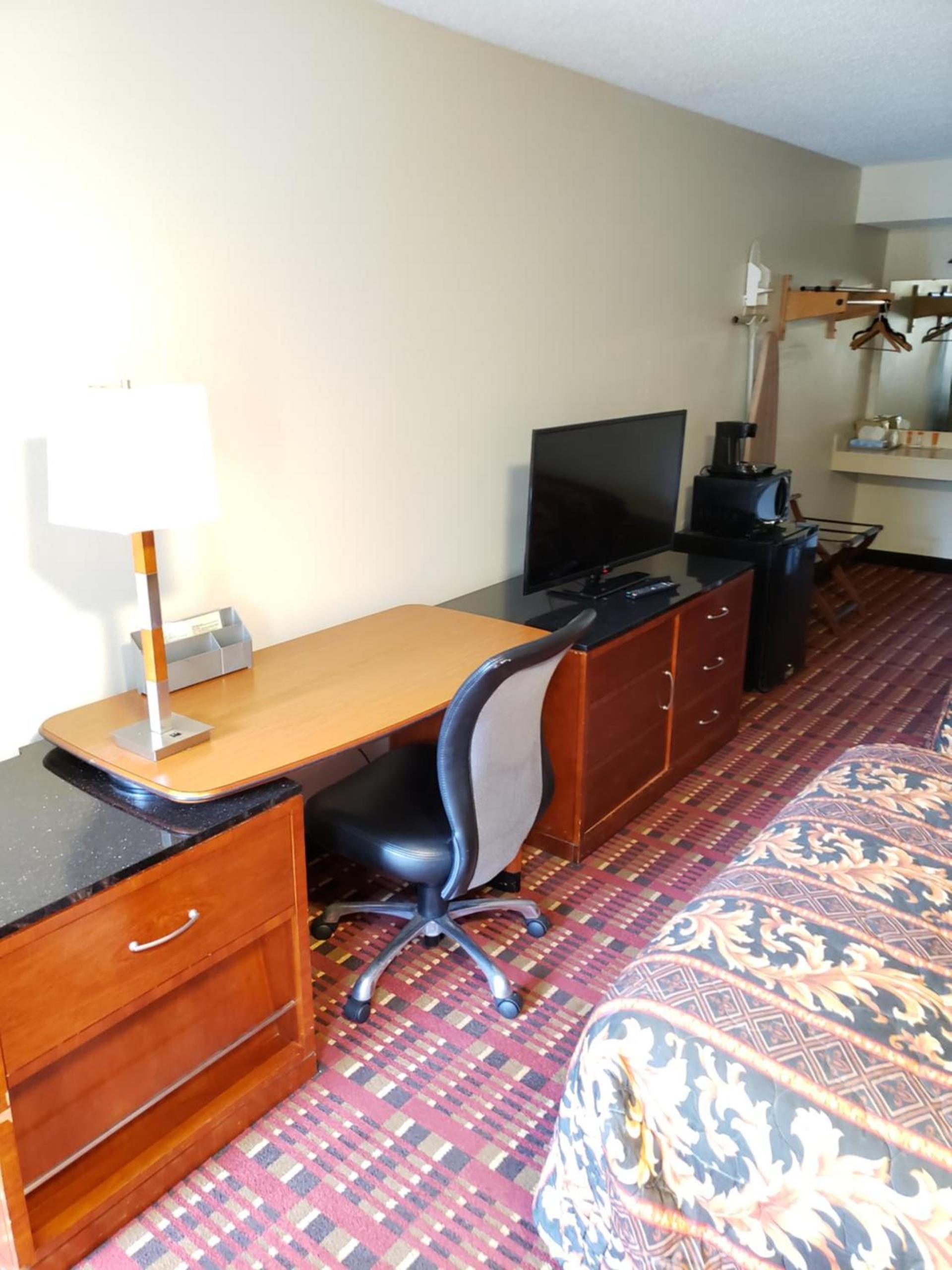 Peach Tree Inn photo 13
