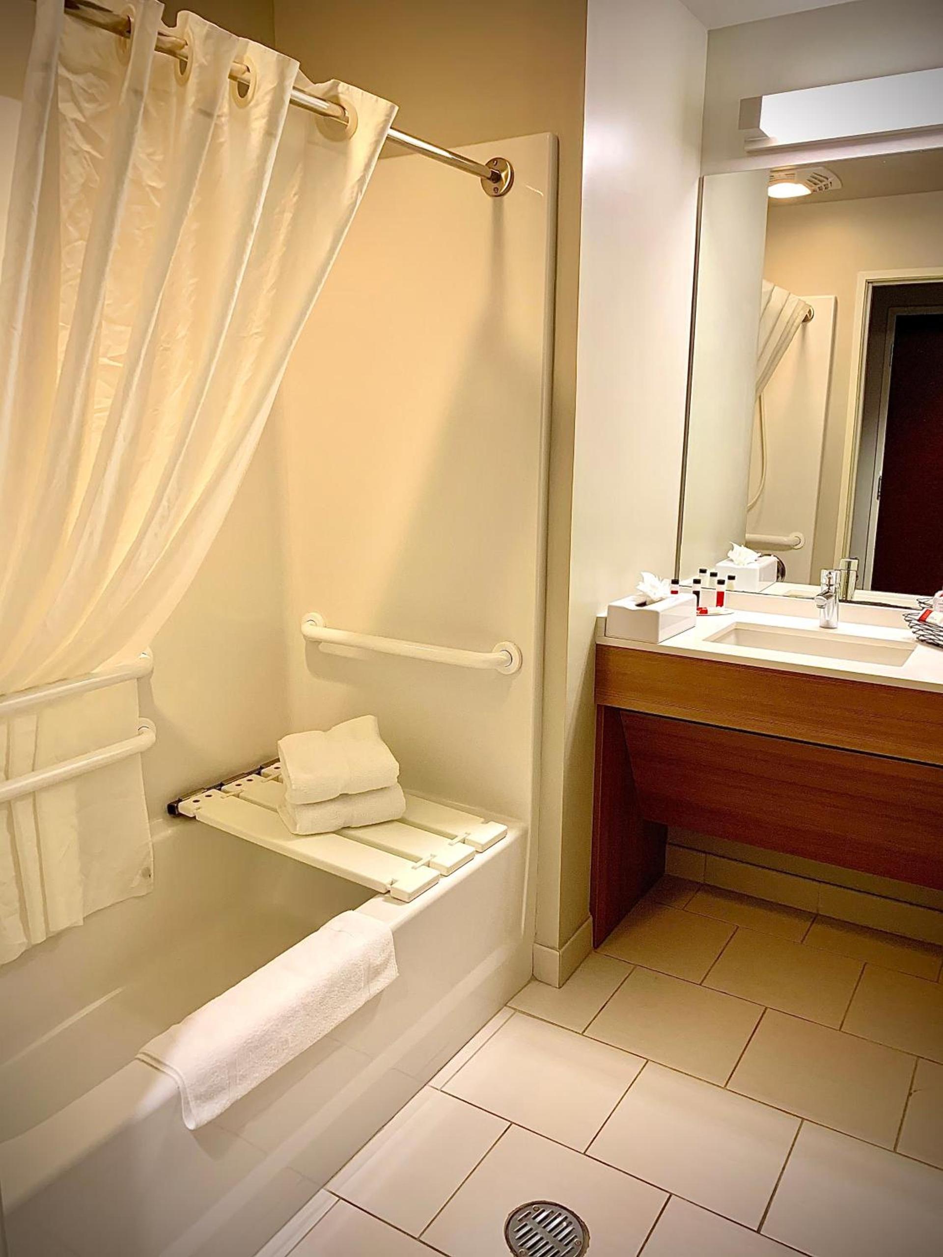 Microtel Inn & Suites by Wyndham Georgetown Delaware Beaches photo 13