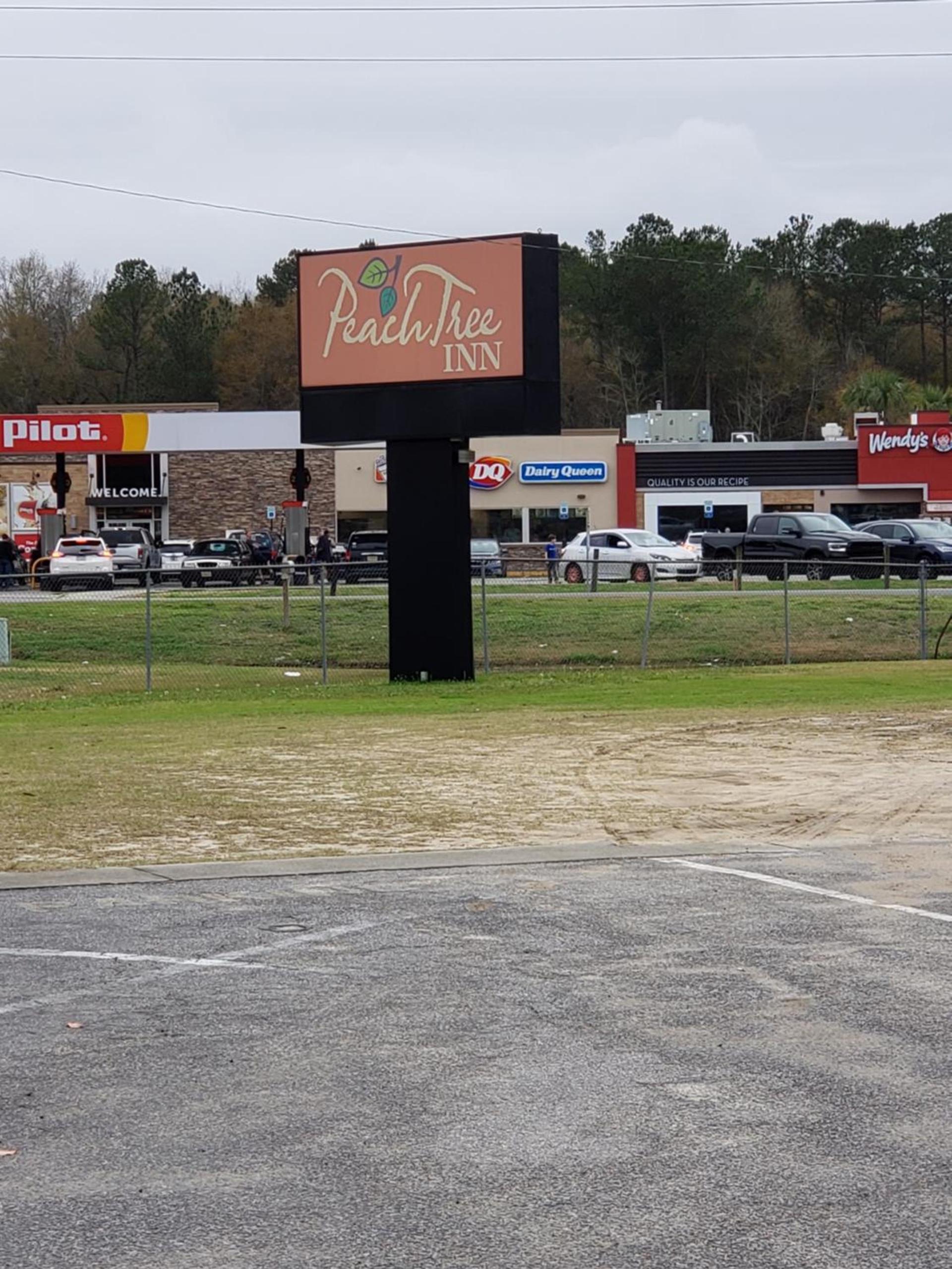 Peach Tree Inn photo 3