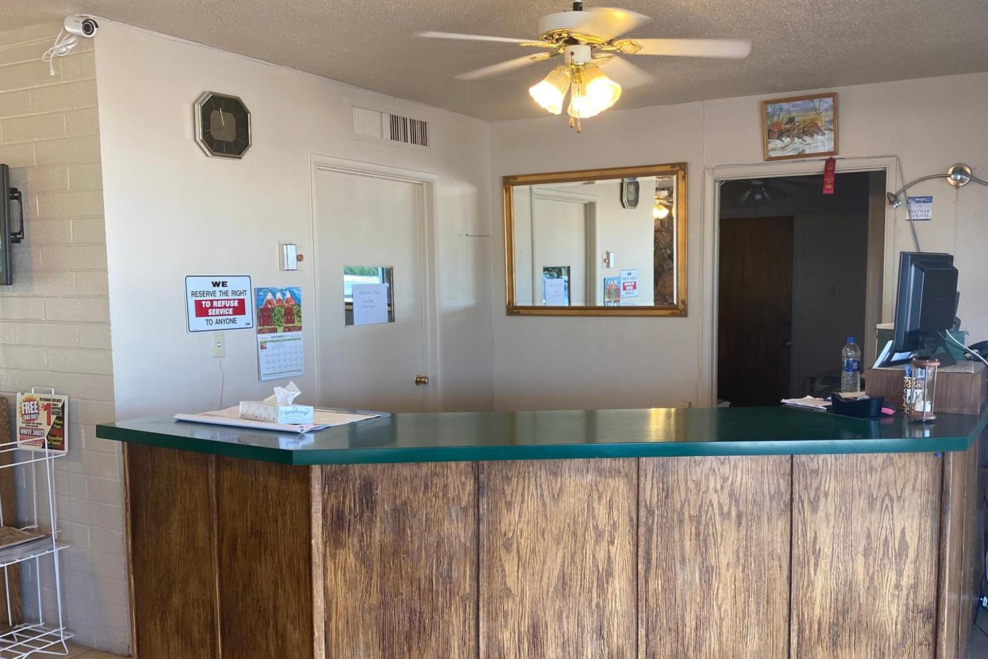 OYO Hotel Yuma AZ Desert Grove photo 6