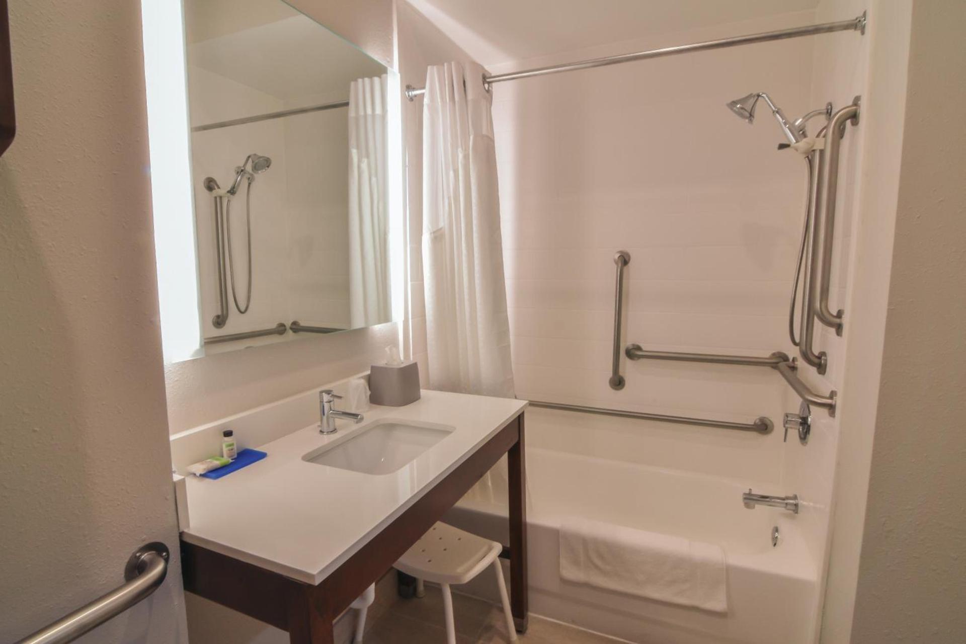 Holiday Inn Express & Suites - Indianapolis Northwest by IHG photo 40