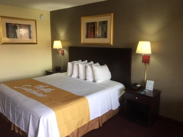 Days Inn by Wyndham Paintsville photo 27