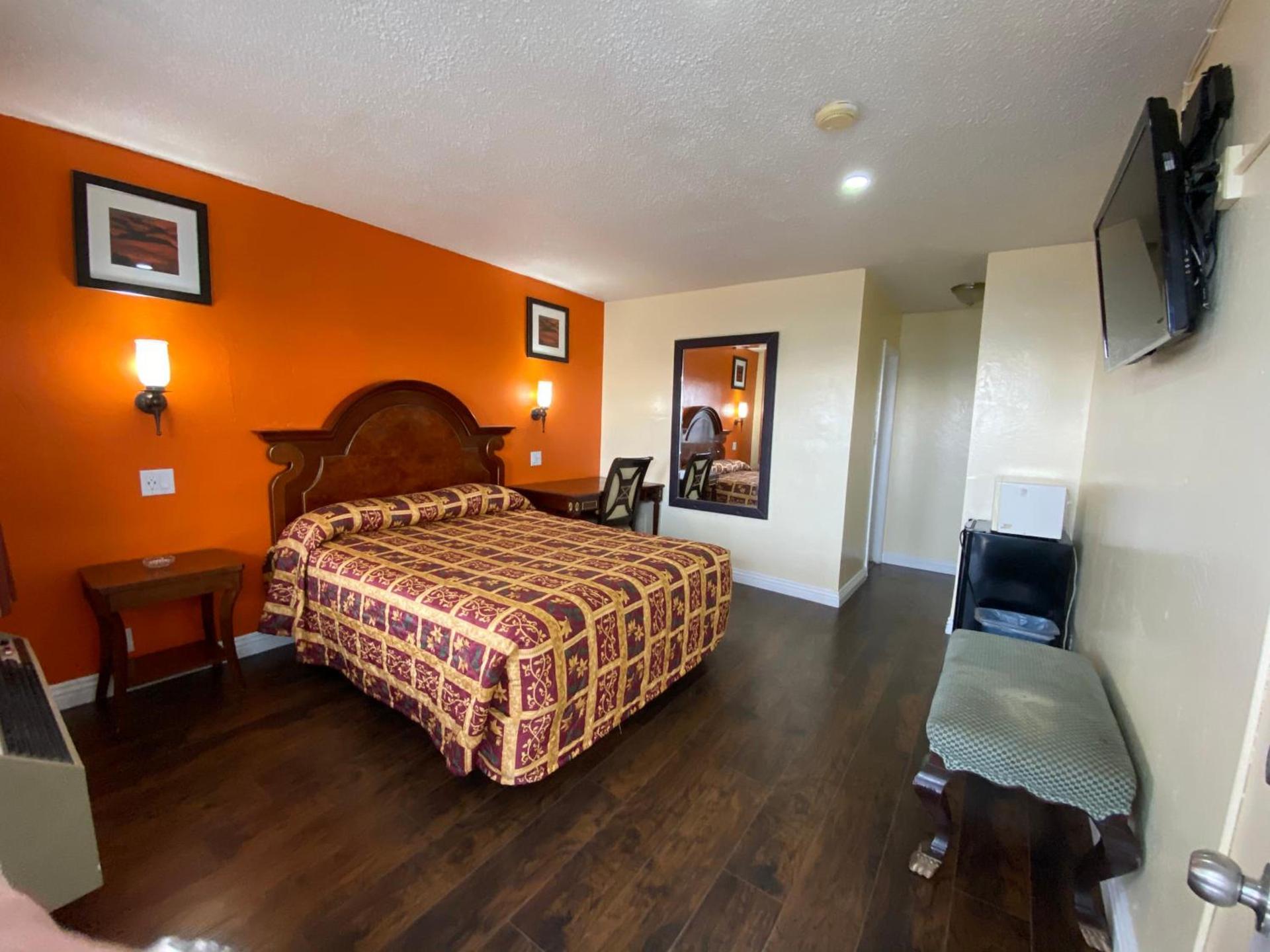 Walden Motel photo 15