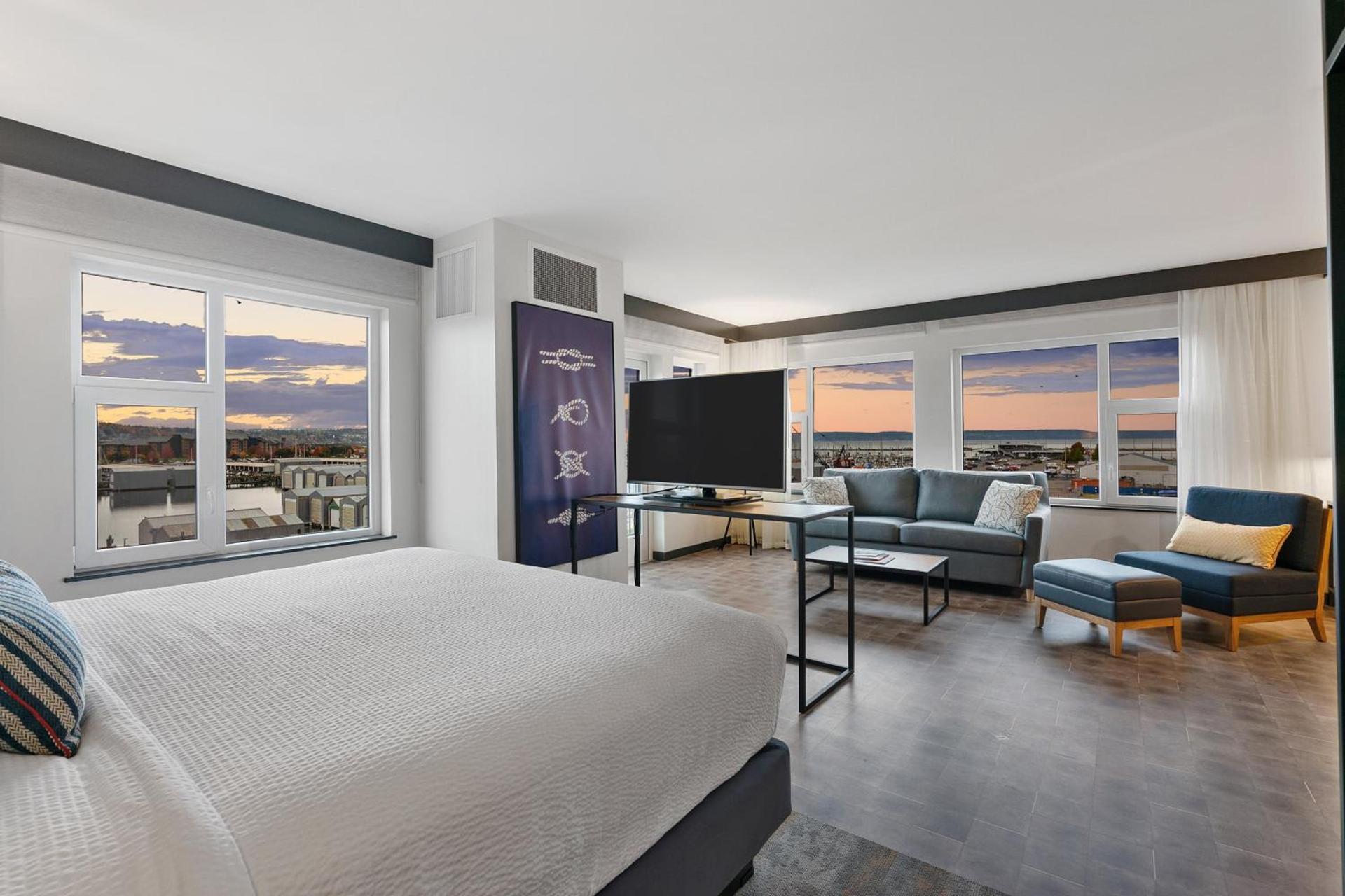 Hotel Indigo Seattle Everett Waterfront Place by IHG photo 98