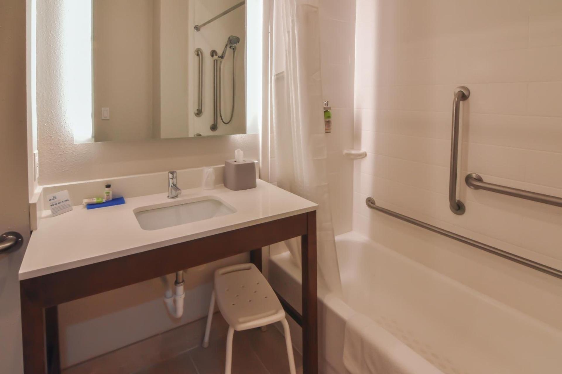 Holiday Inn Express & Suites - Indianapolis Northwest by IHG photo 32