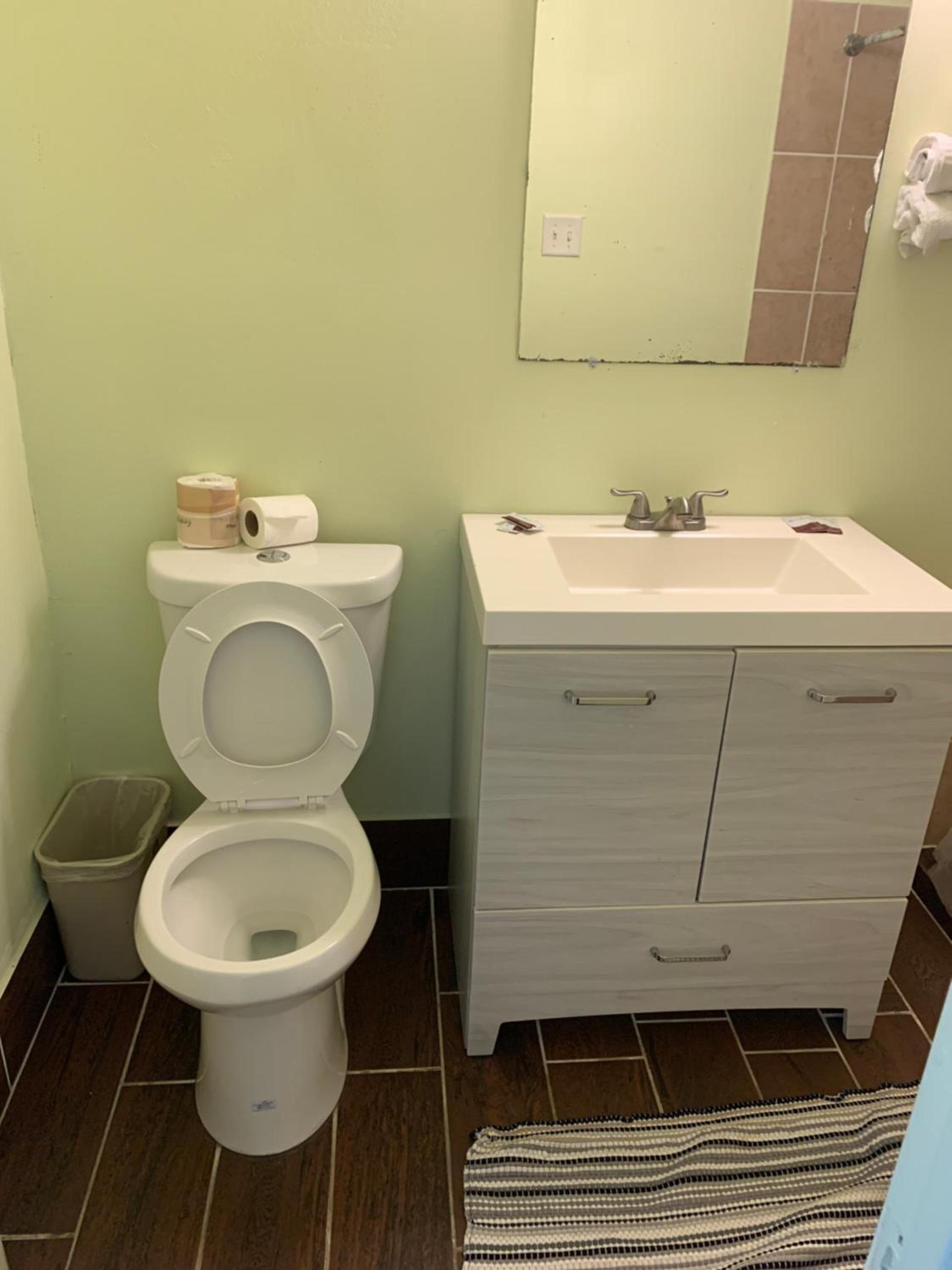 Economy inn photo 28