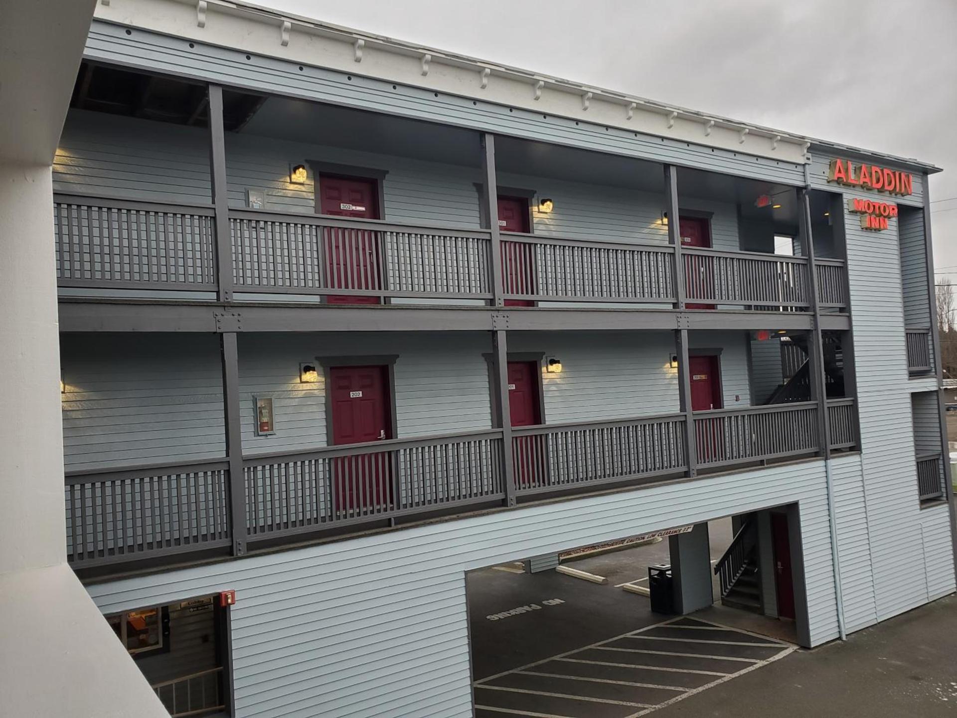 Water Front Inn photo 15