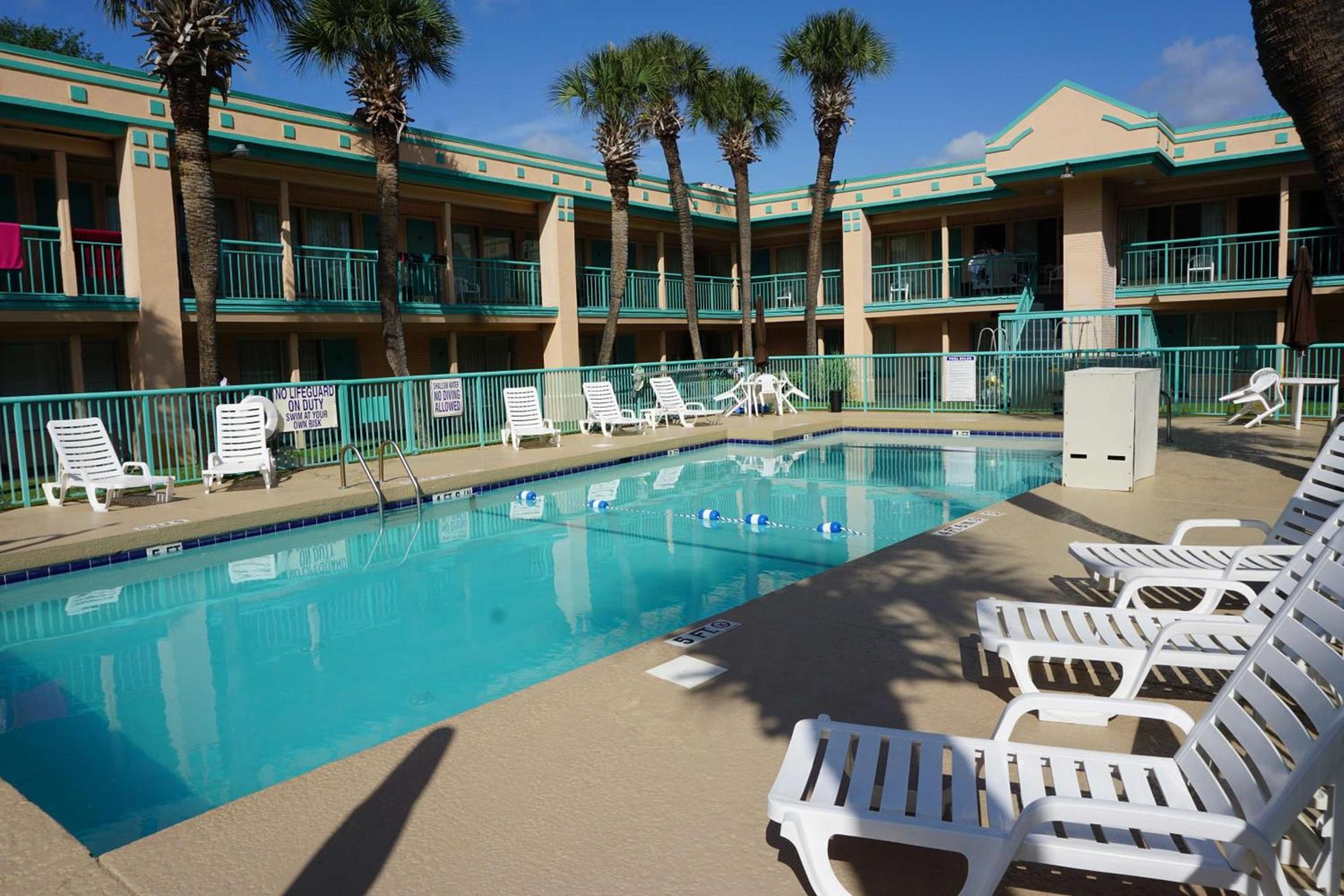 Royal Palace Inn and Suites Myrtle Beach Ocean Blvd photo 2