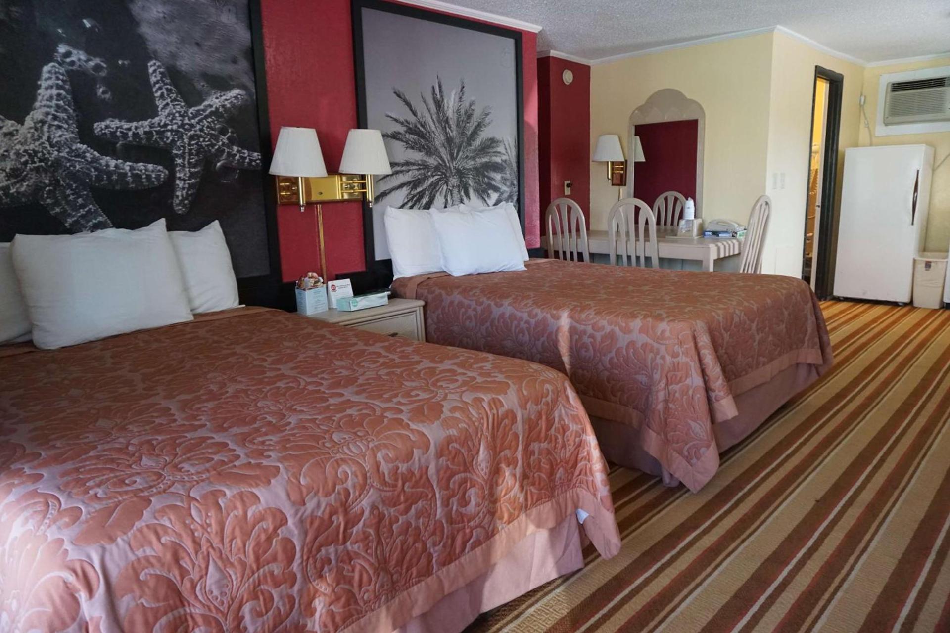 Royal Palace Inn and Suites Myrtle Beach Ocean Blvd photo 14