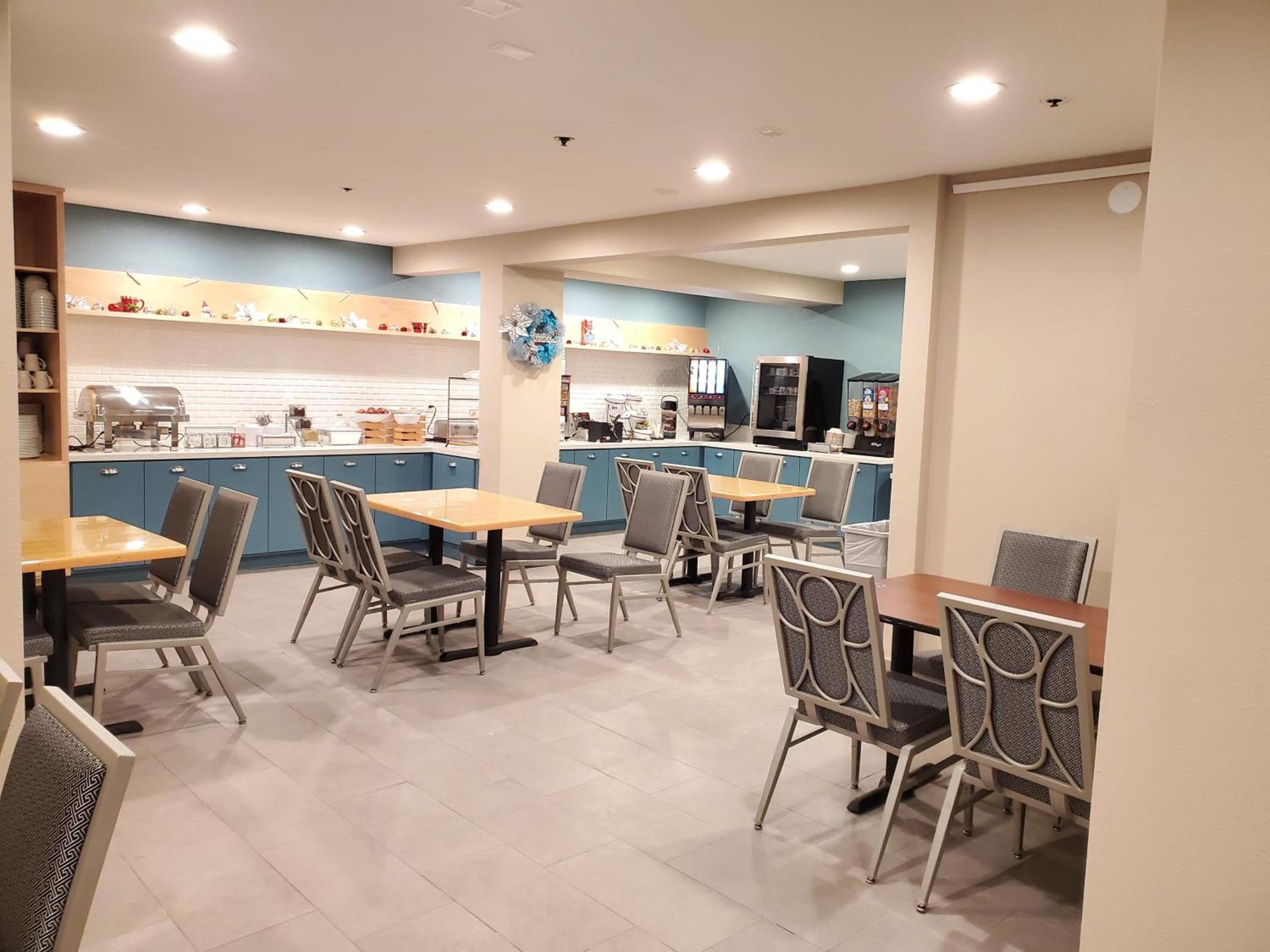 Country Inn & Suites by Radisson, Monterey Beachfront-Marina, CA photo 20