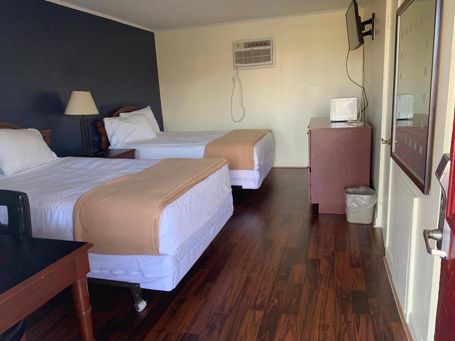 Sunset Inn photo 10