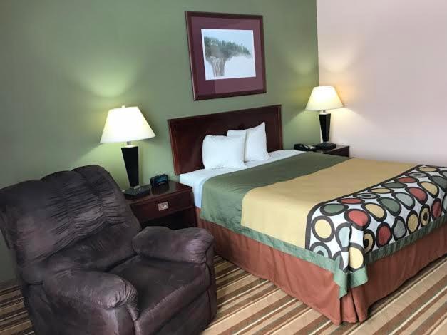 Heartland Hotel & Suites photo 13