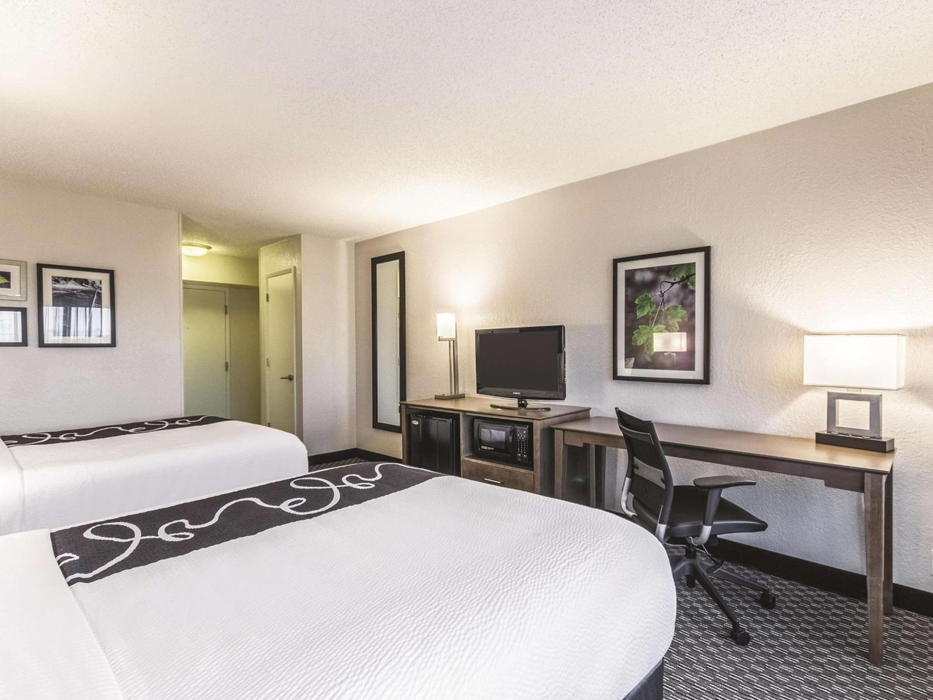 La Quinta by Wyndham Virginia Beach photo 11